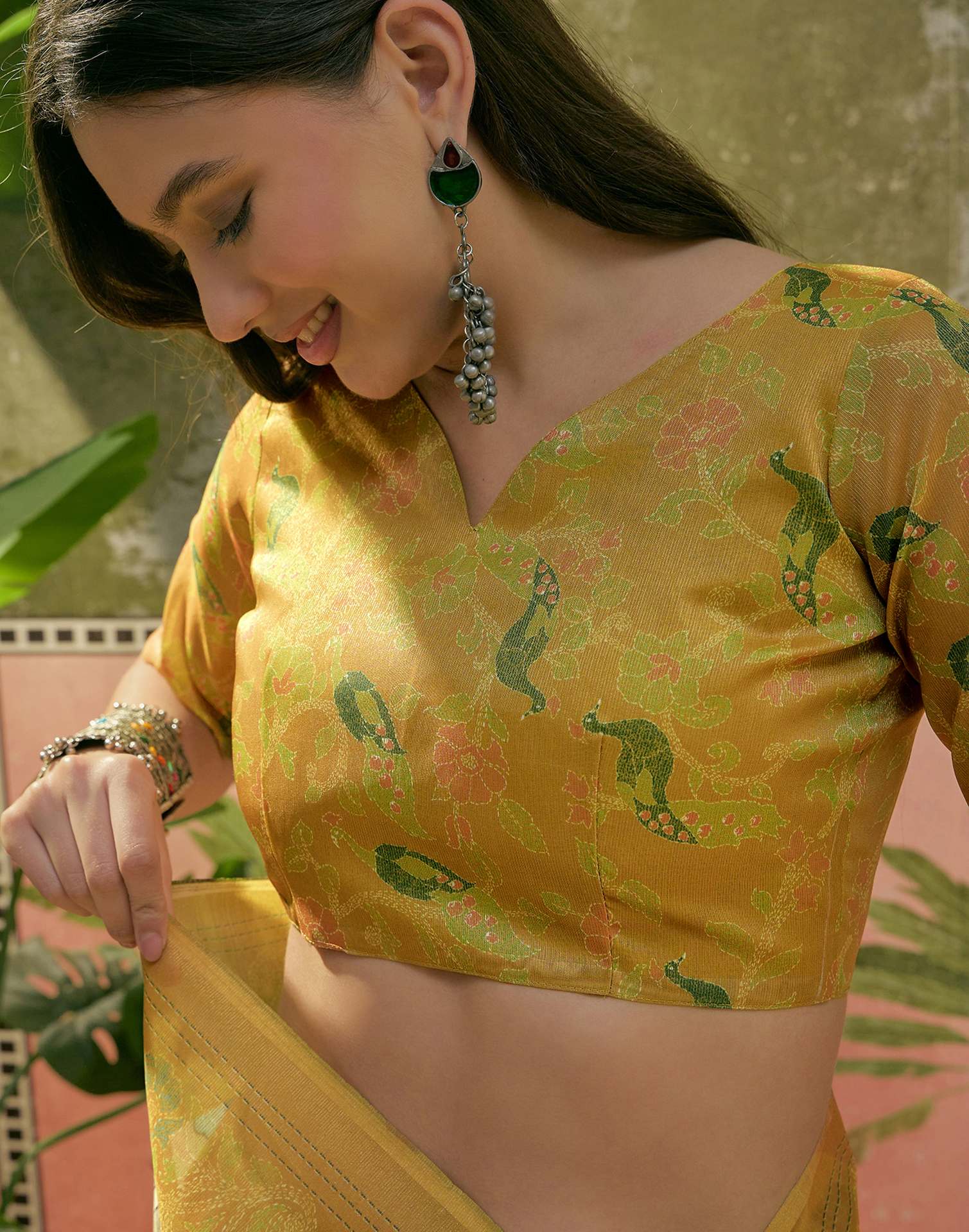 Beige Shimmer Silk Floral Printed Saree - Image 9