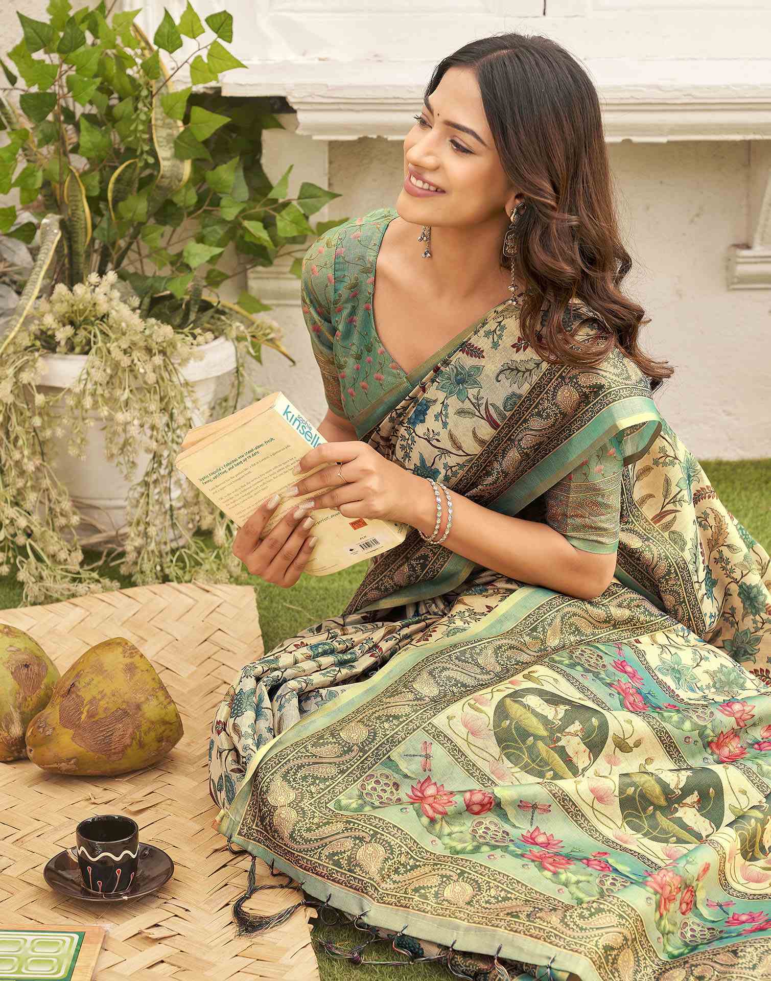 Beige Shimmer Silk Printed Kalamkari SareeĀ