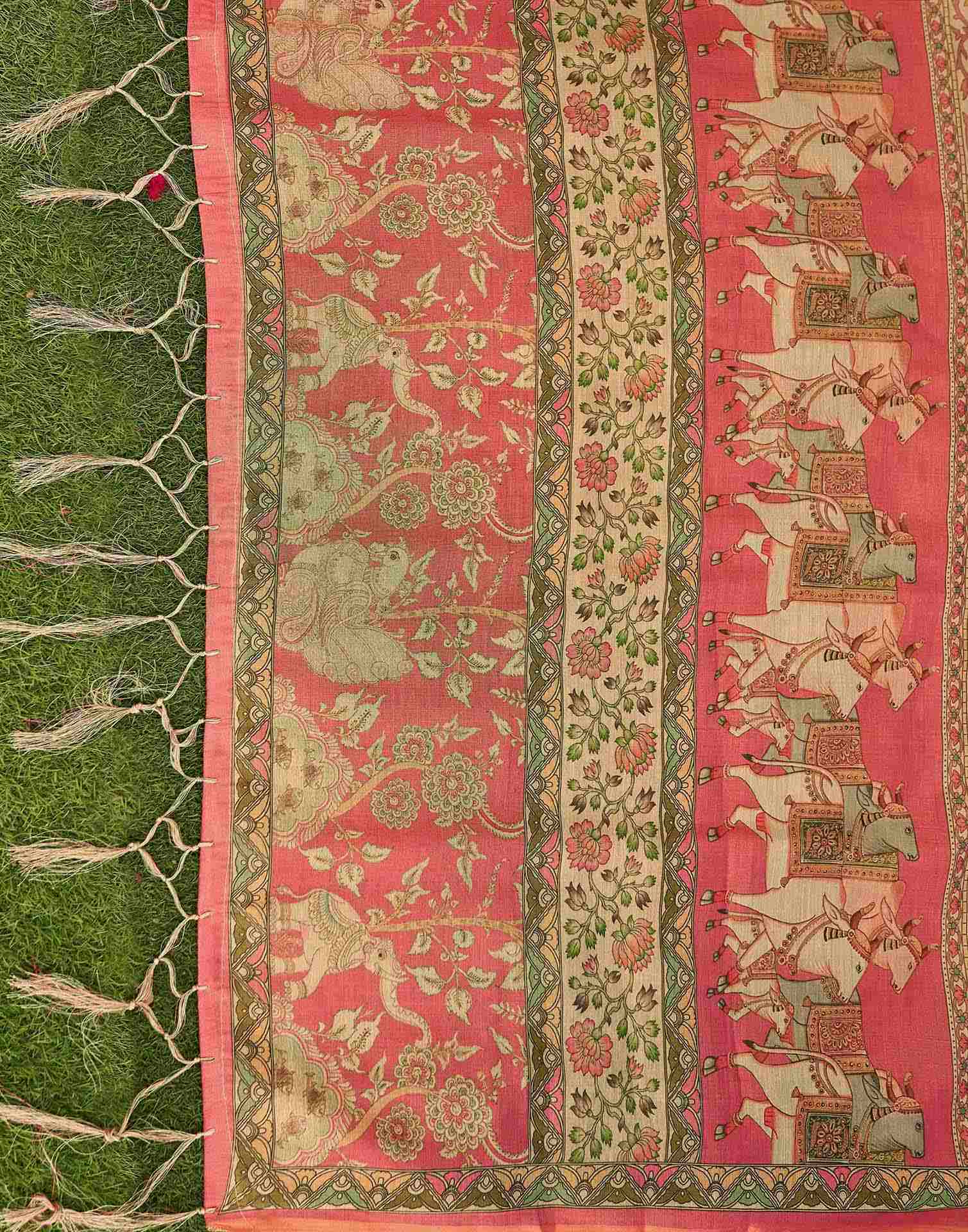 Beige Shimmer Silk Printed Kalamkari SareeĀ - Image 8