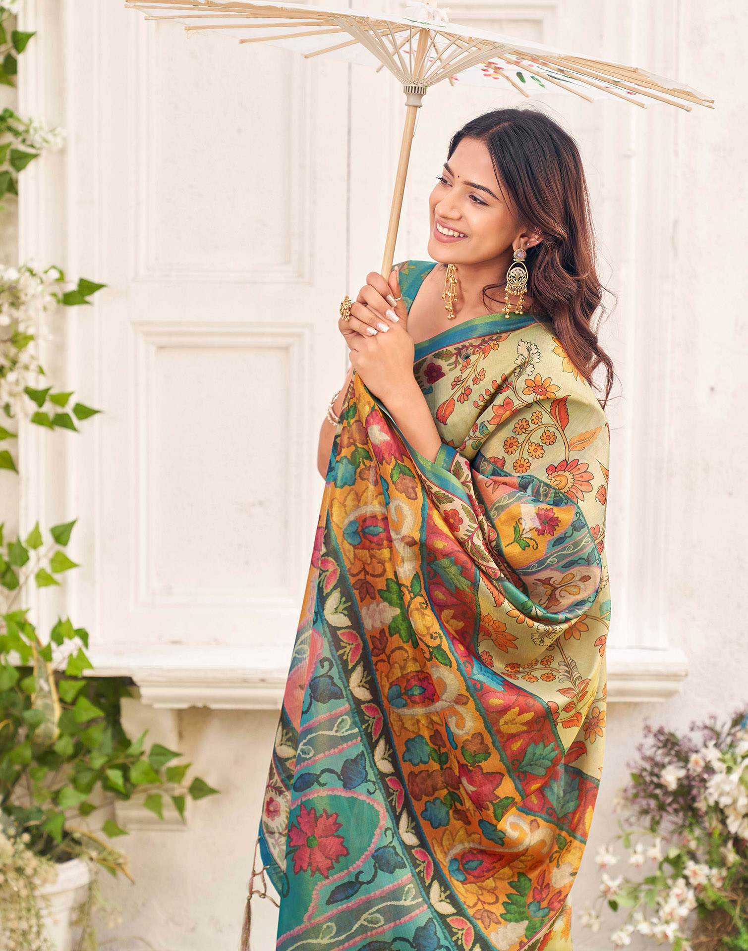 Beige Shimmer Silk Printed Kalamkari SareeĀ - Image 4