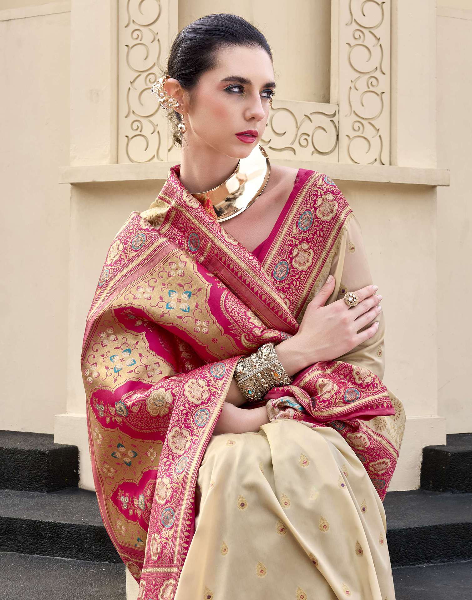 Beige Silk Woven Banarasi Saree - Image 5