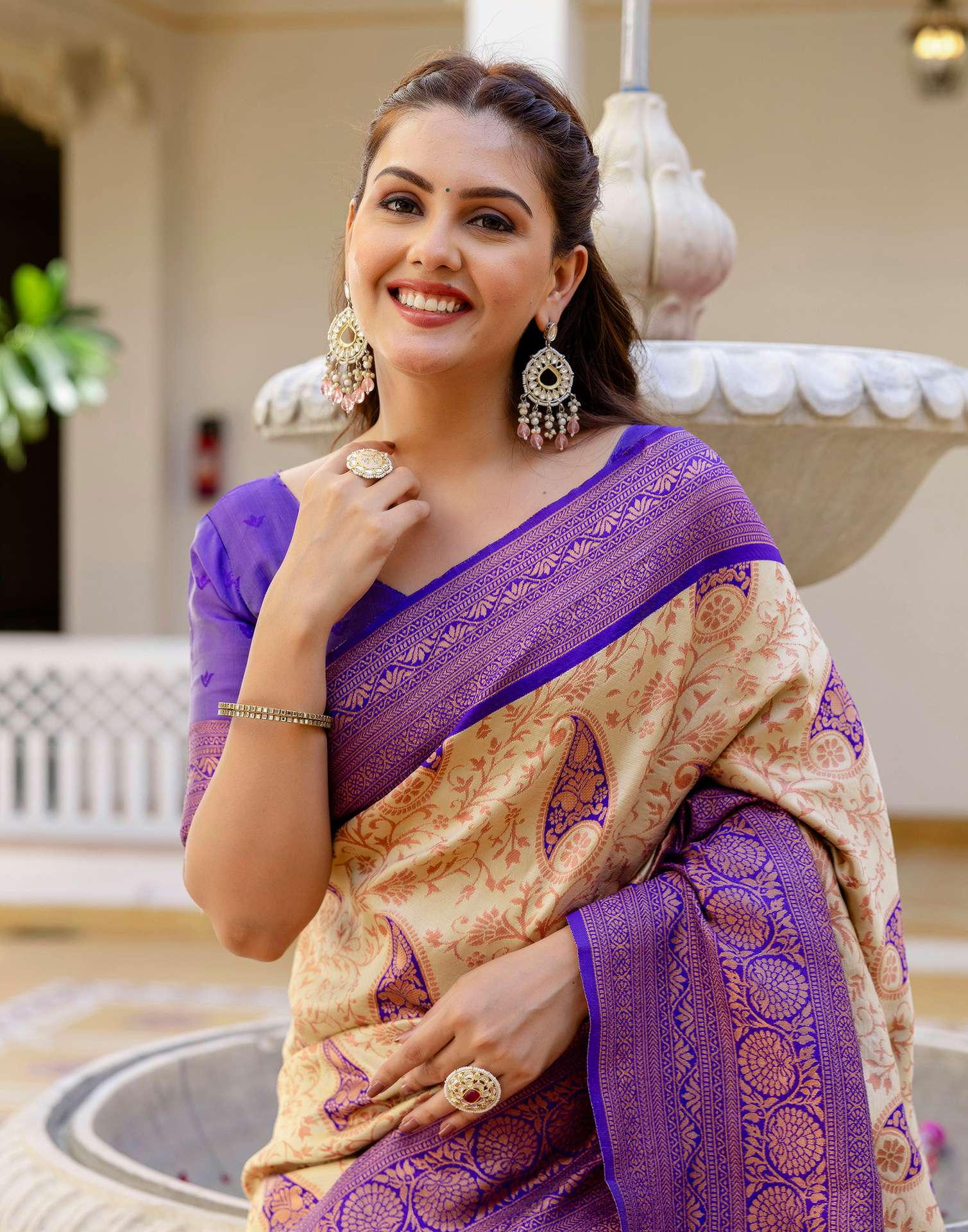Beige Silk Woven Banarasi Saree - Image 2