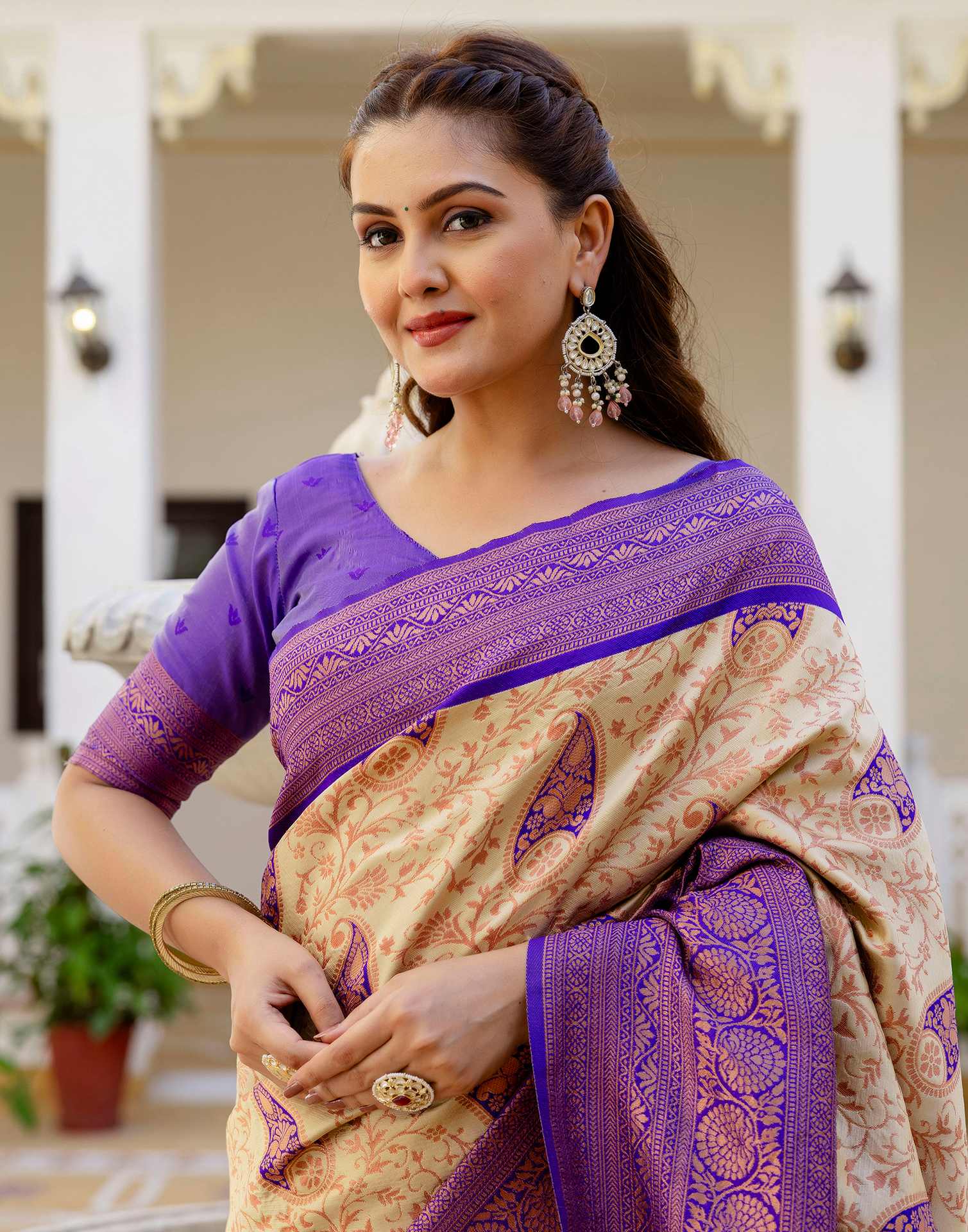 Beige Silk Woven Banarasi Saree - Image 4