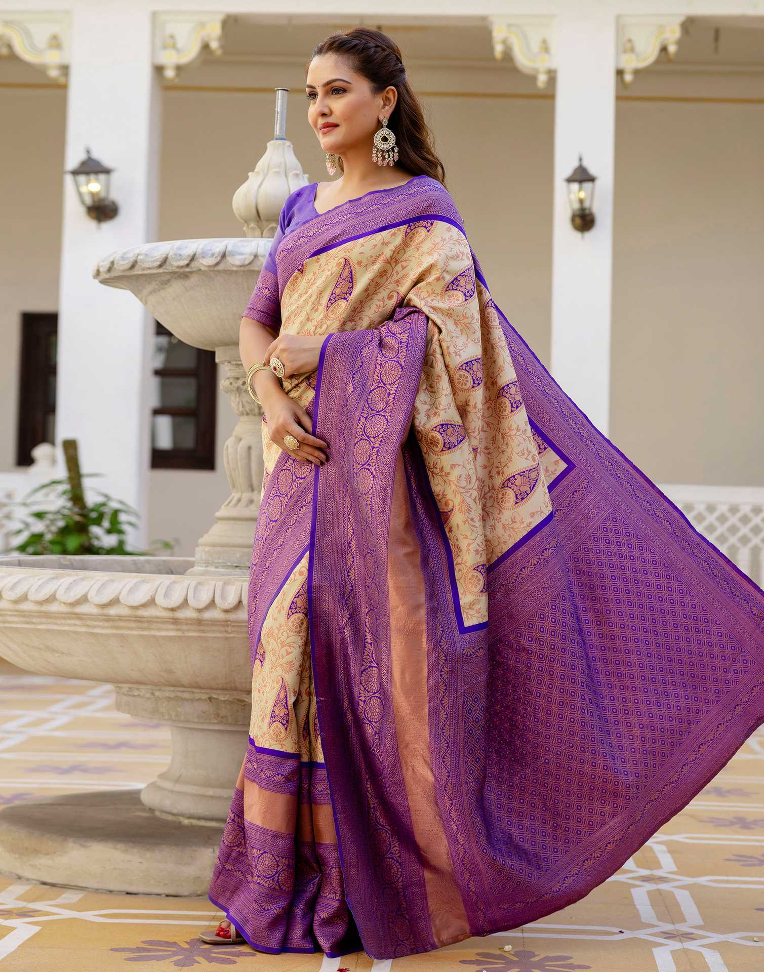 Beige Silk Woven Banarasi Saree - Image 8