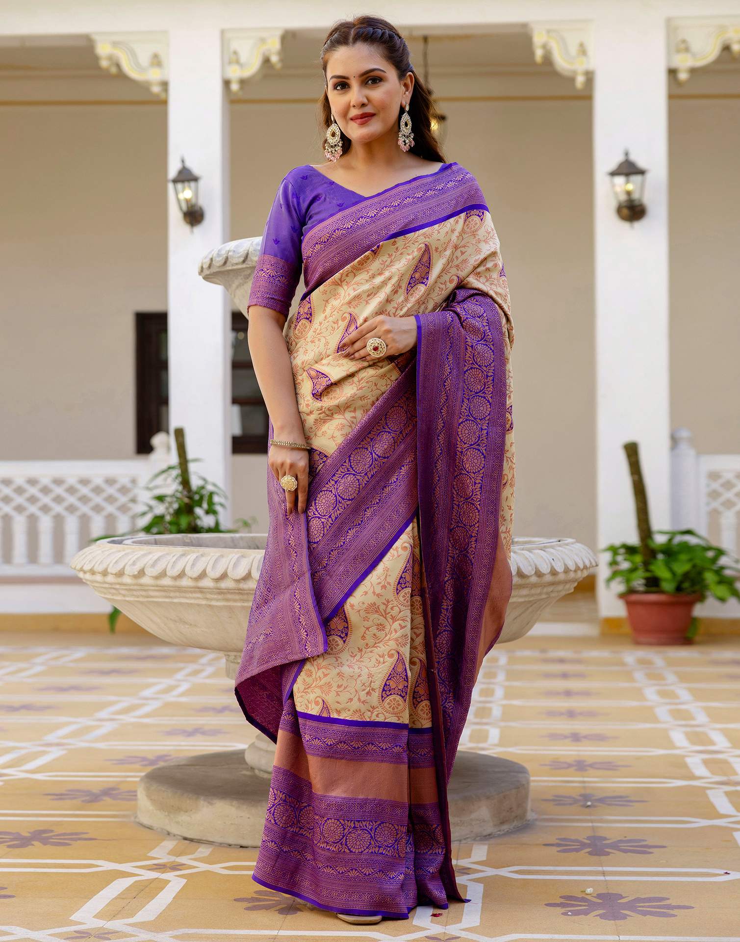 Beige Silk Woven Banarasi Saree - Image 9