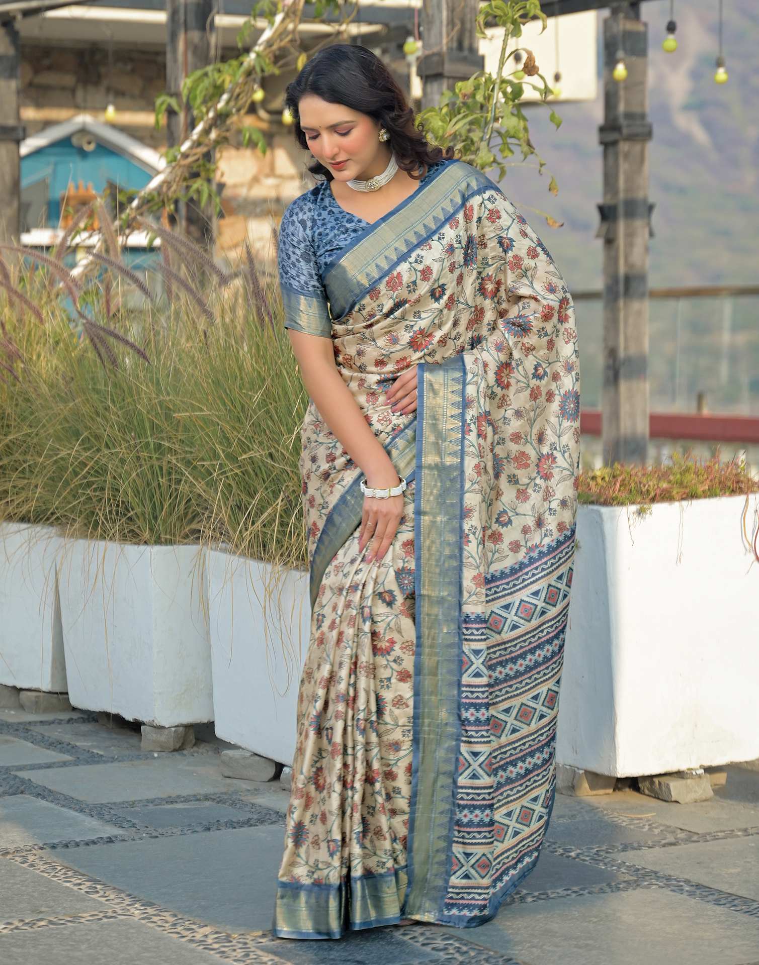 Beige Silk Woven Printed Saree - Image 5