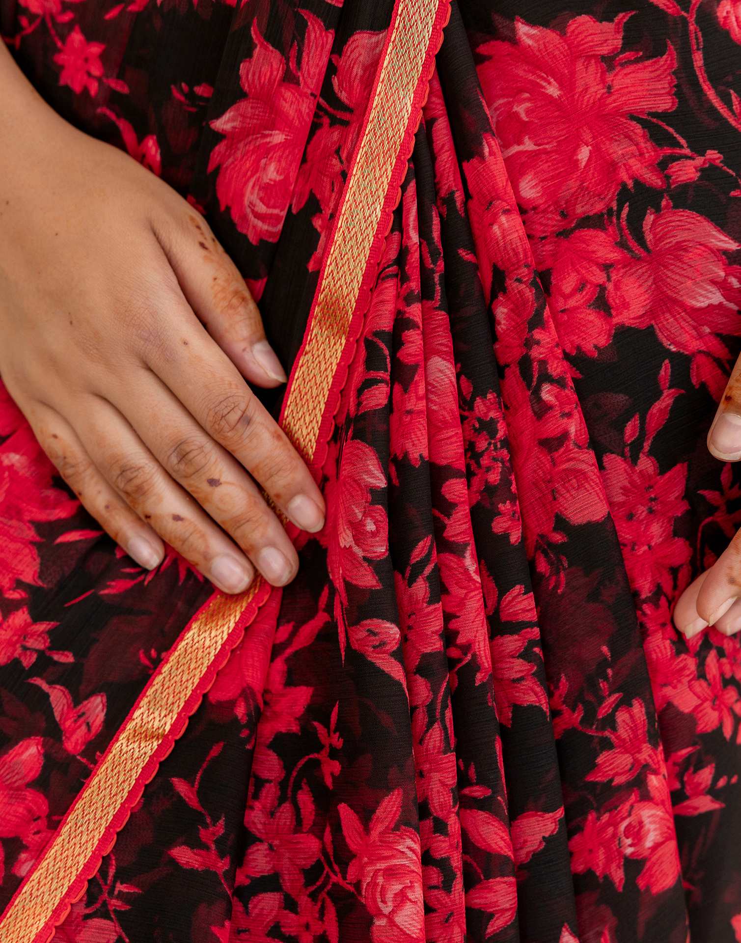 Black Chiffon Floral Printed Saree - Image 10