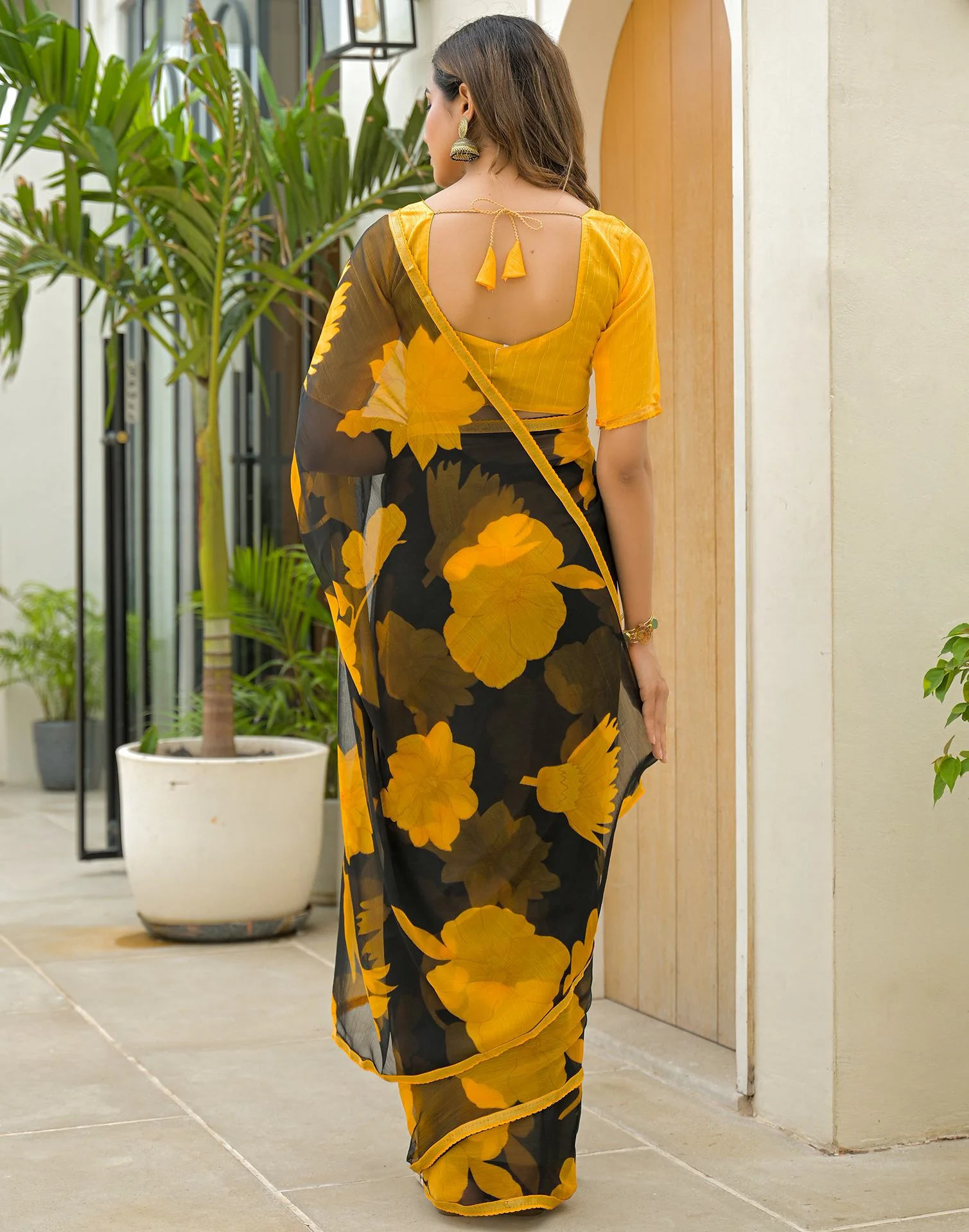 Black Chiffon Printed Saree - Image 7