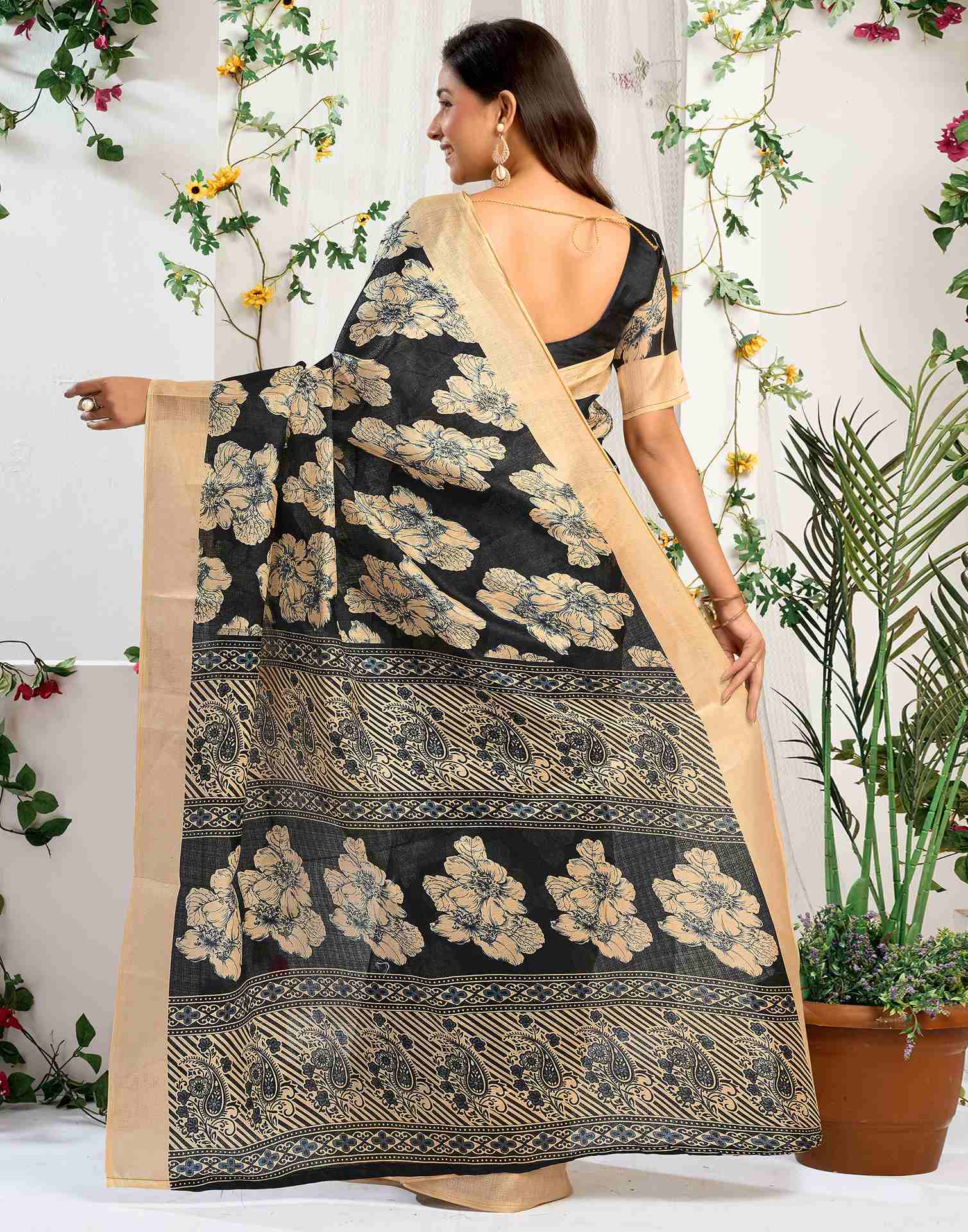 Black Cotton Floral Printed Saree - Image 6