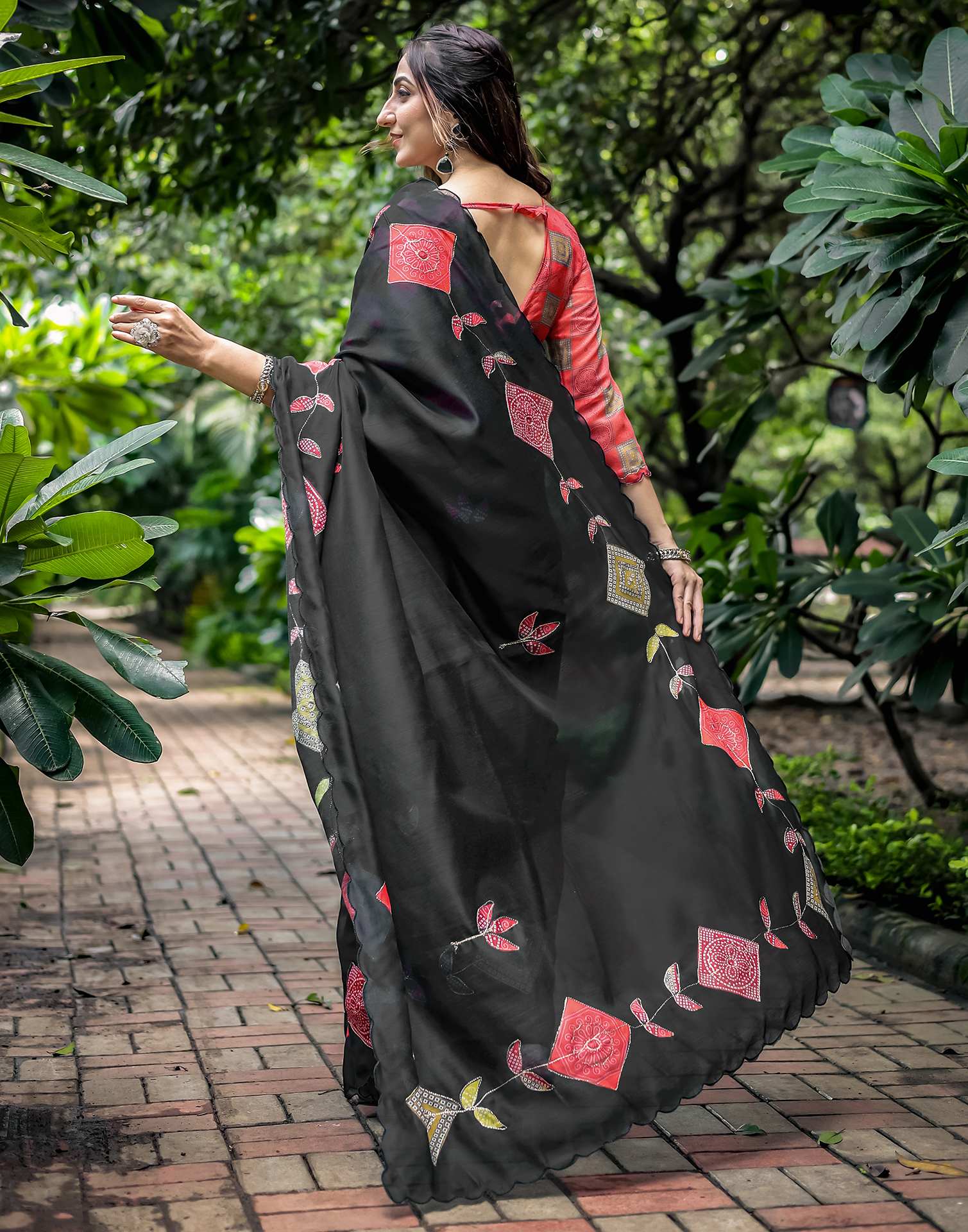 Black Cotton Printed Saree - Image 9