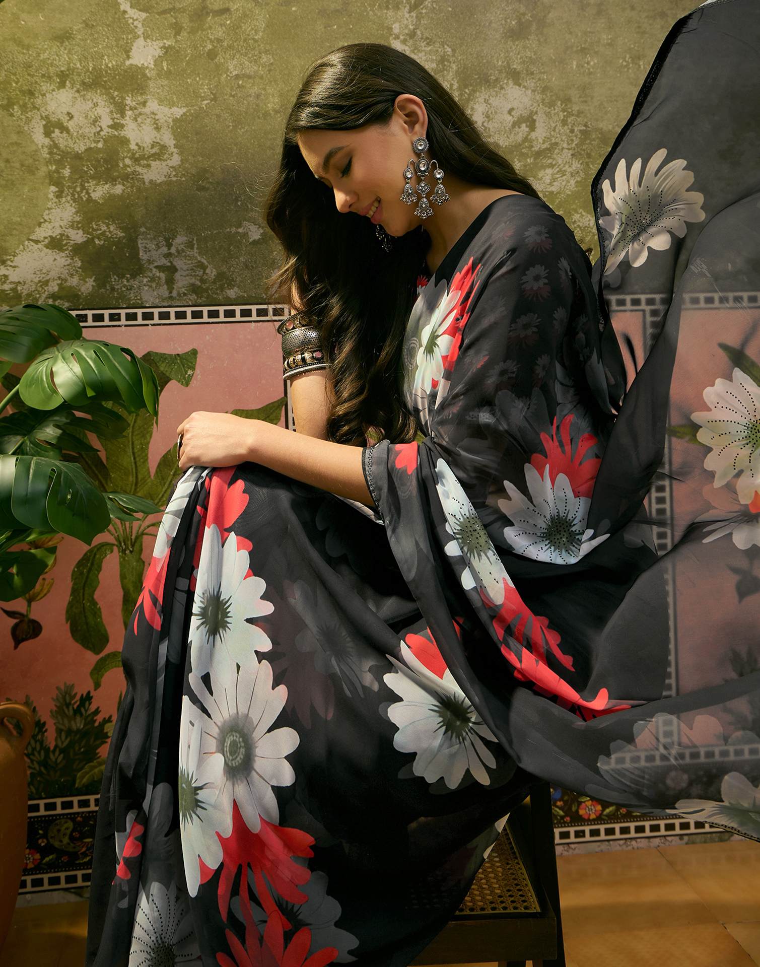 Black Georgette Floral Printed Saree - Image 4