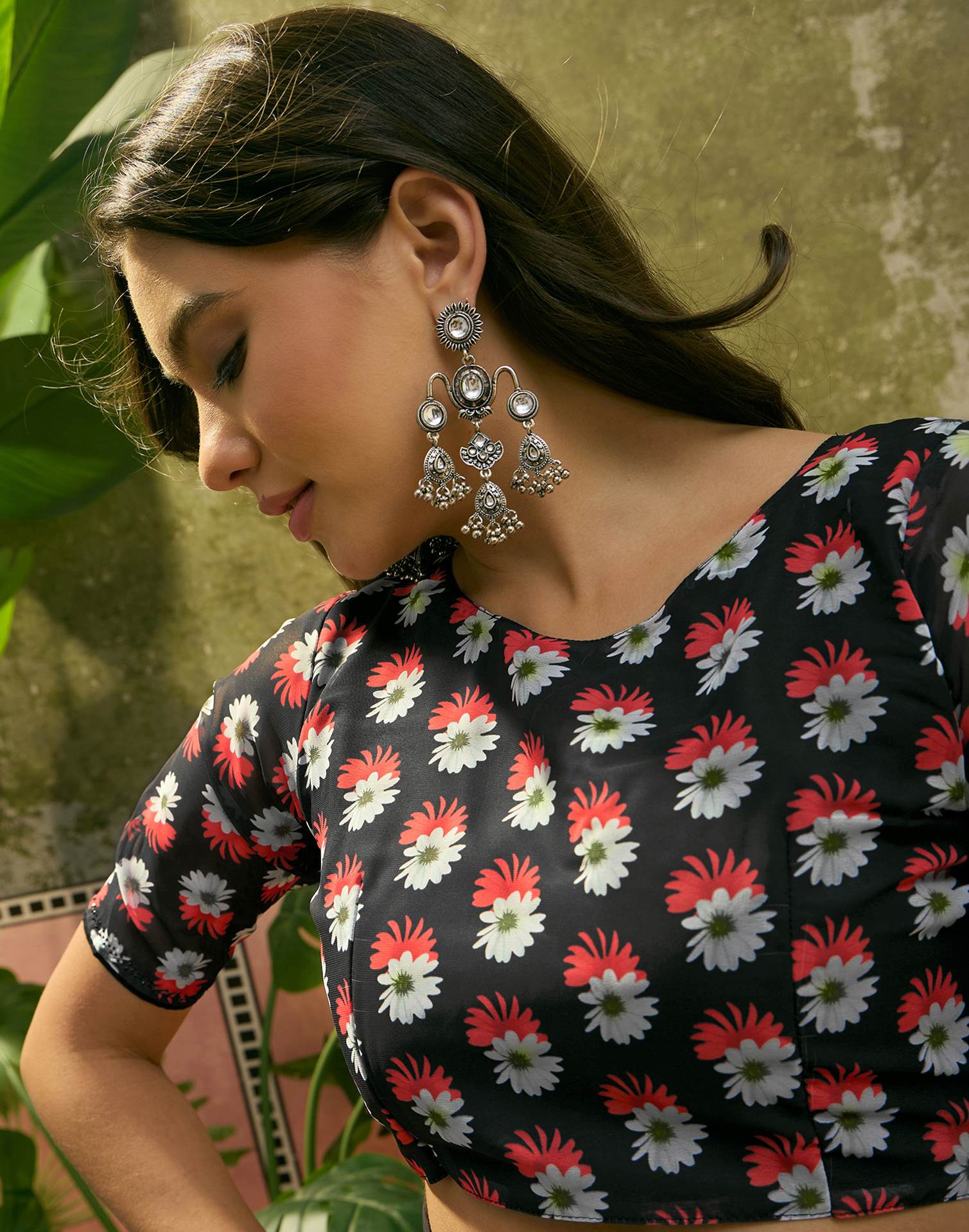 Black Georgette Floral Printed Saree - Image 8