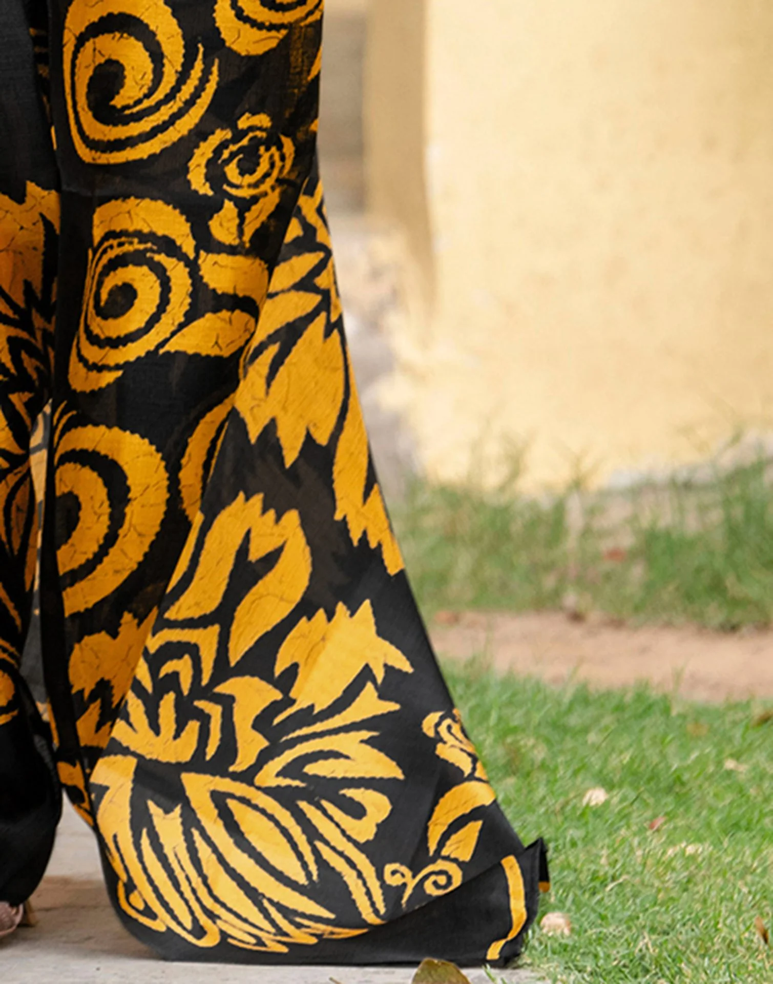 Black Khadi Floral Printed Saree - Image 13