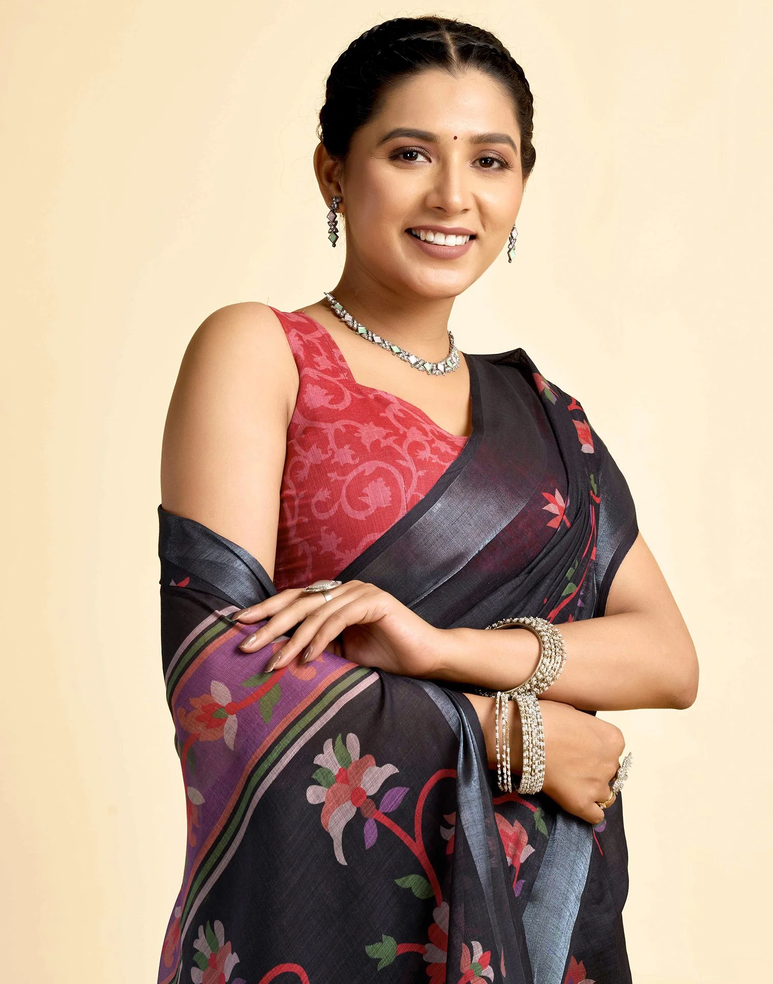 Black Linen Floral Printed Saree - Image 2