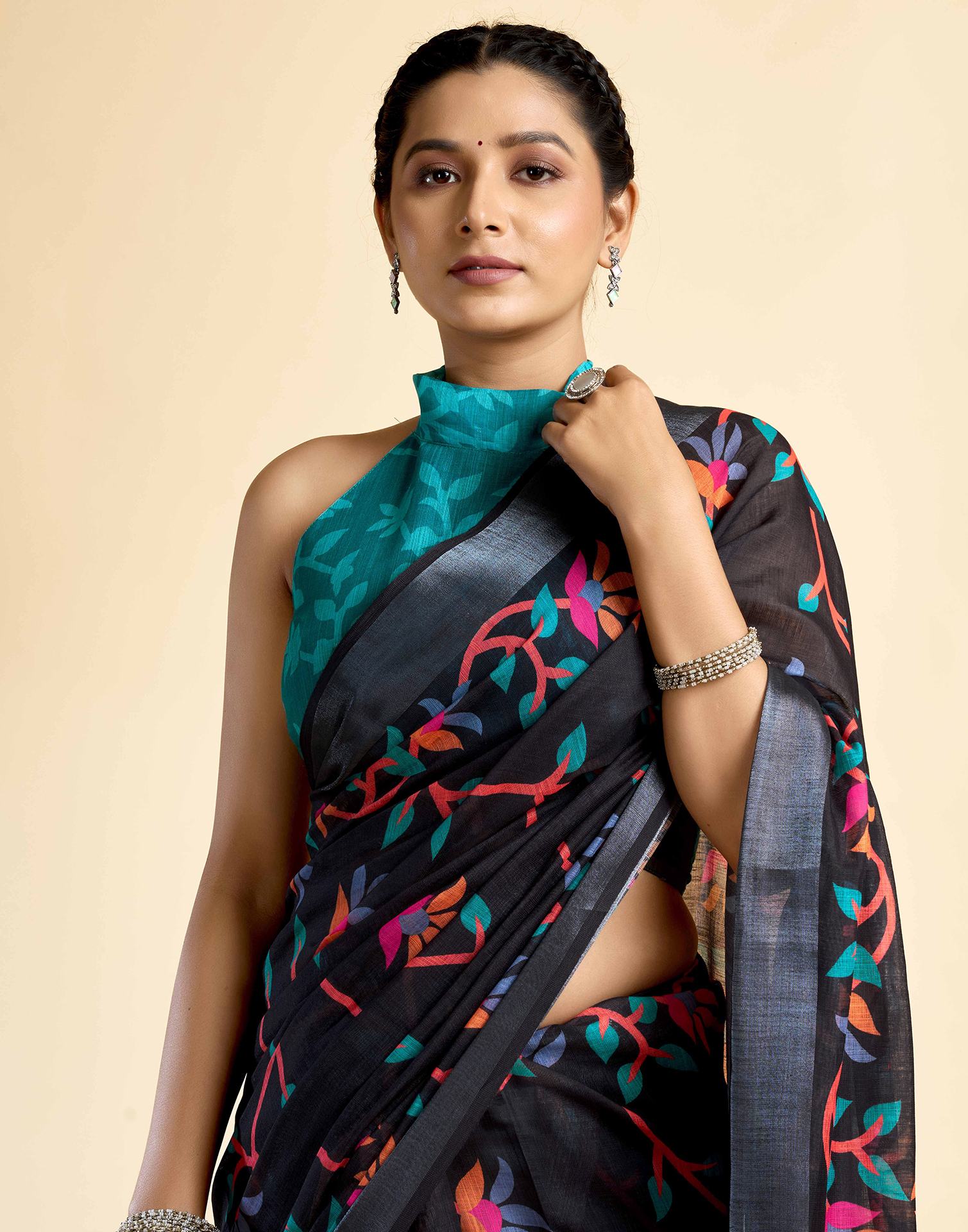 Black Linen Floral Printed Saree - Image 2