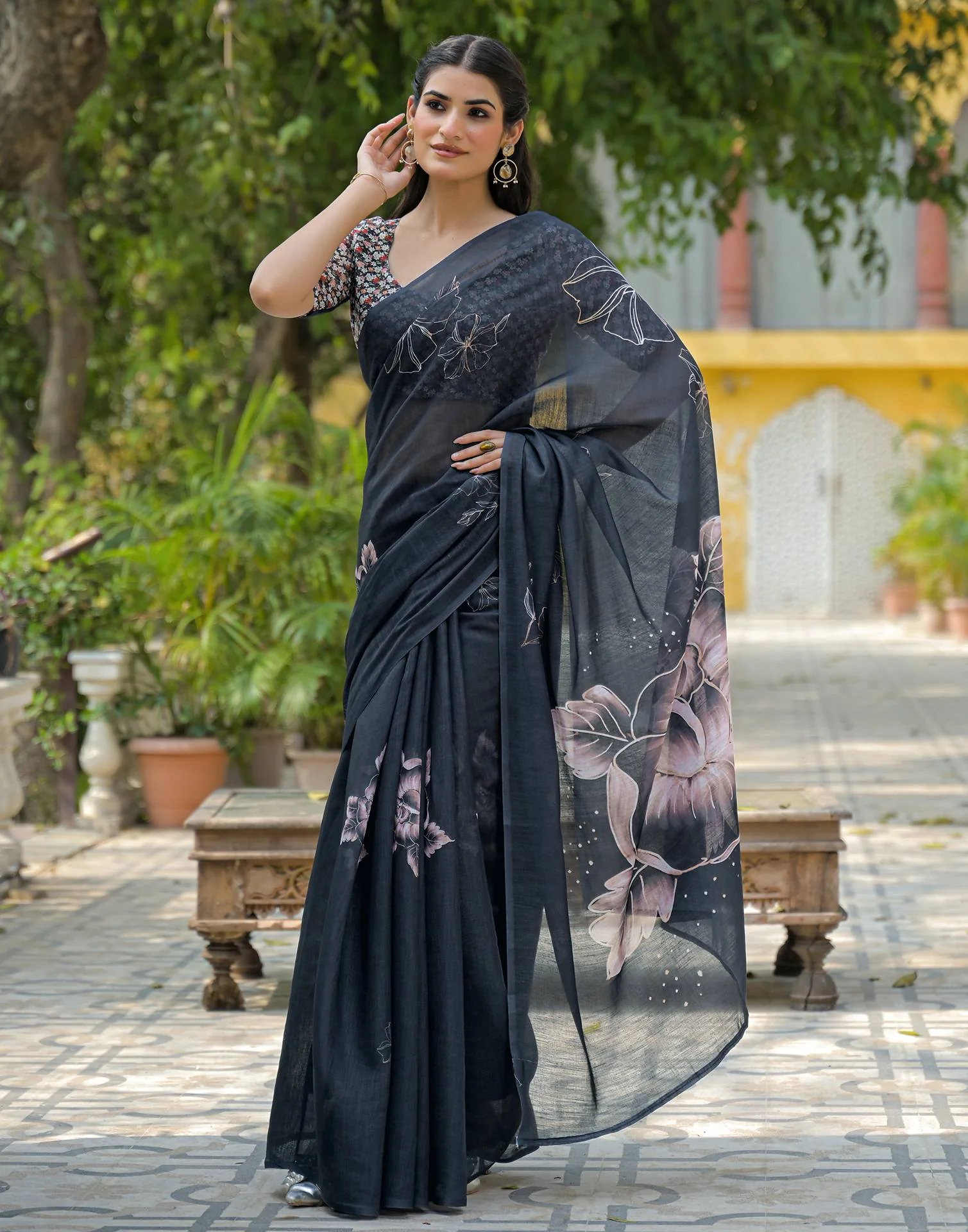 Black Linen Floral Printed Saree - Image 6