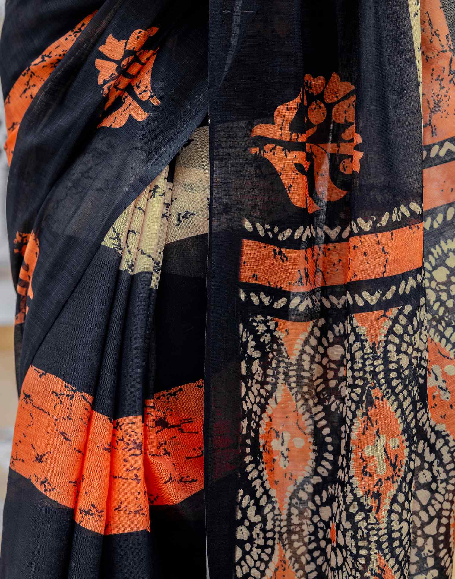 Black Linen Printed Saree - Image 12