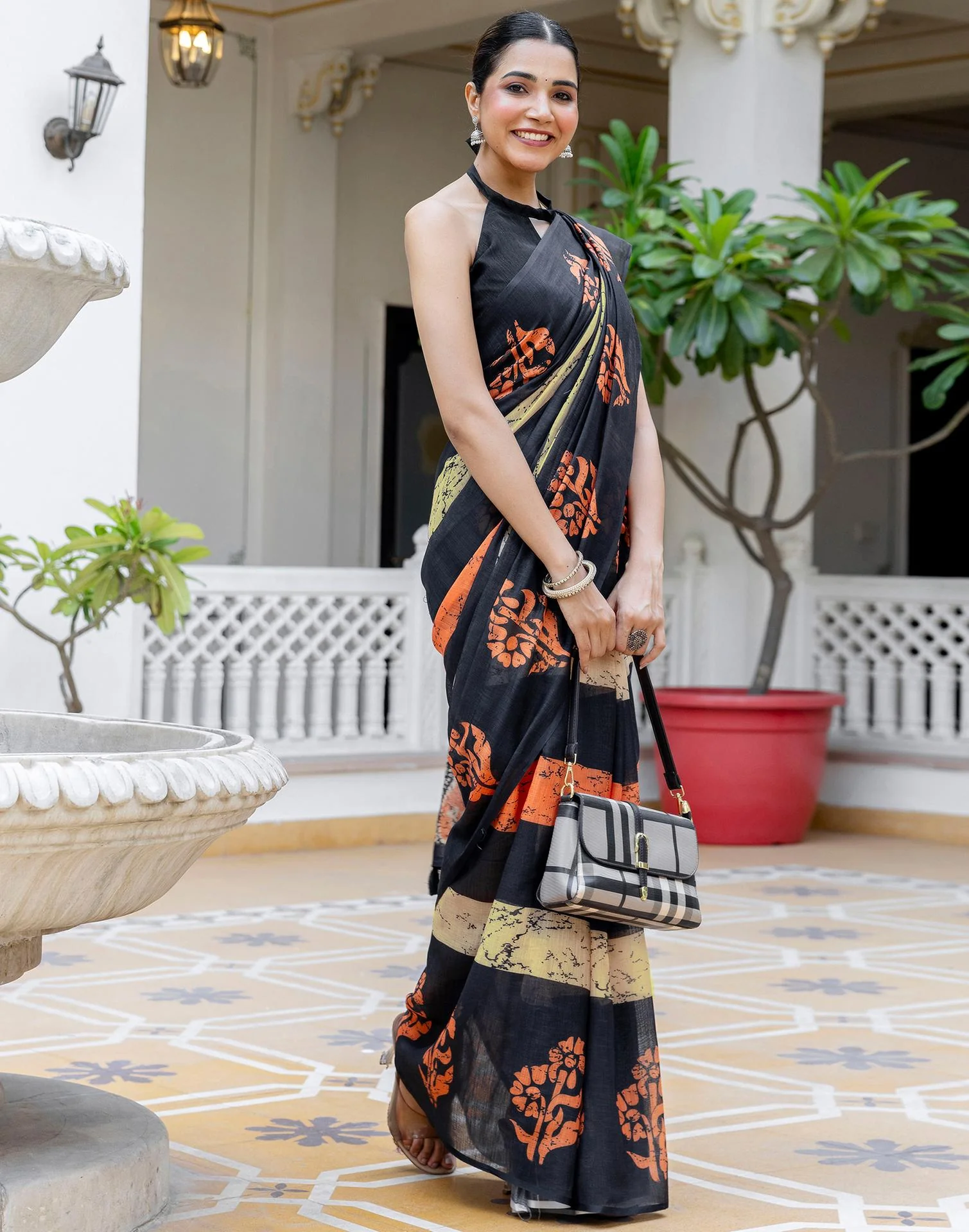 Black Linen Printed Saree - Image 6