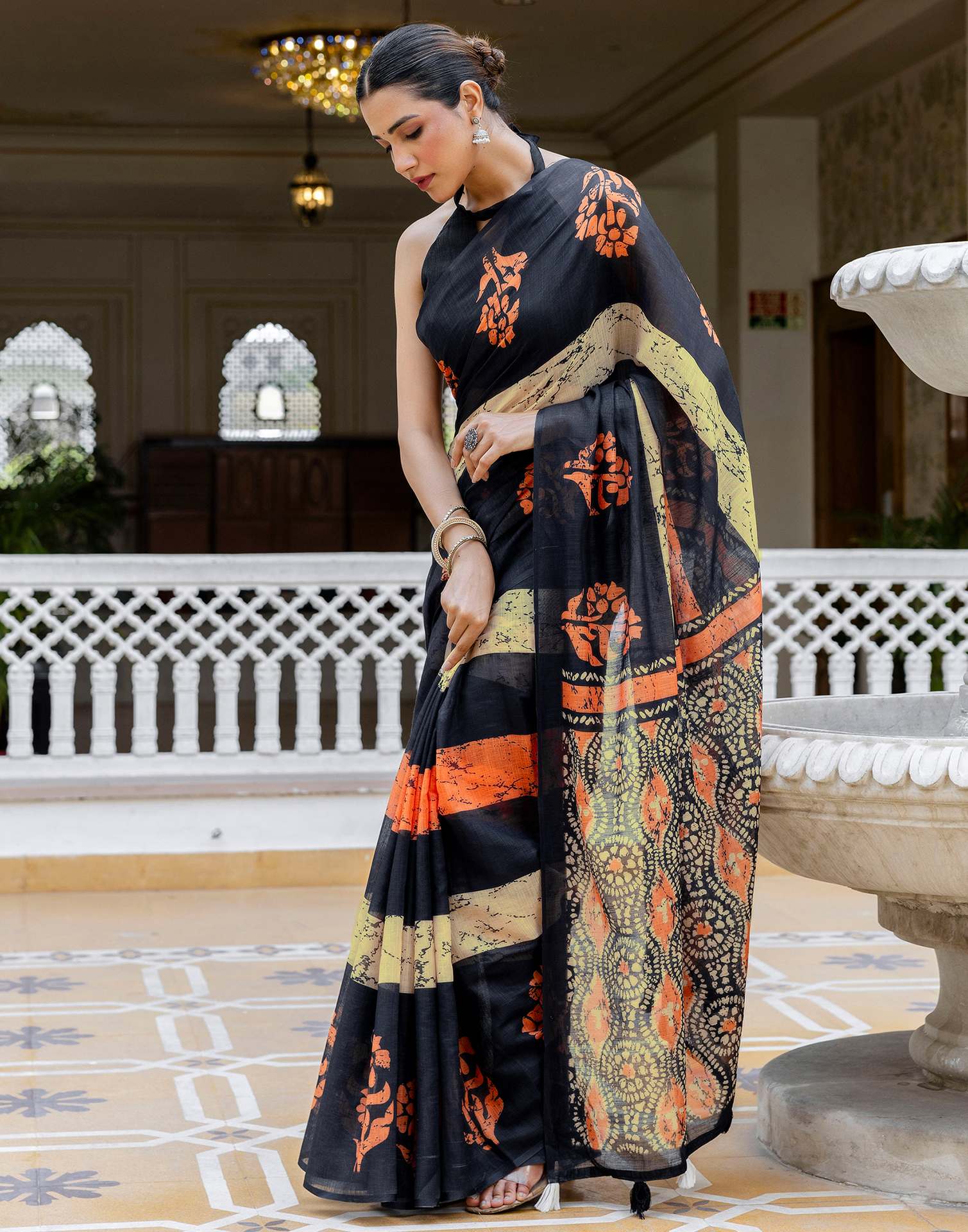 Black Linen Printed Saree - Image 8