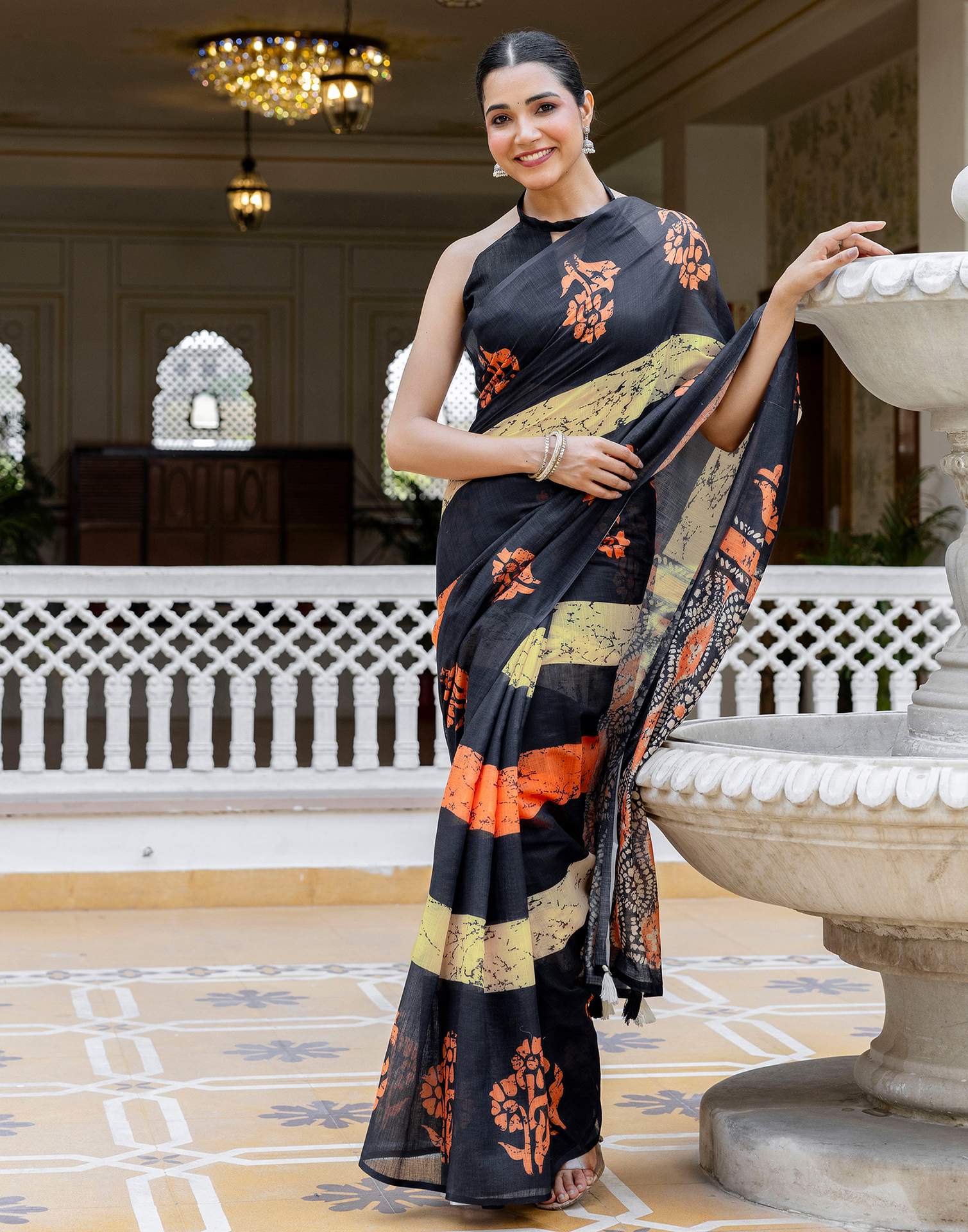 Black Linen Printed Saree - Image 9