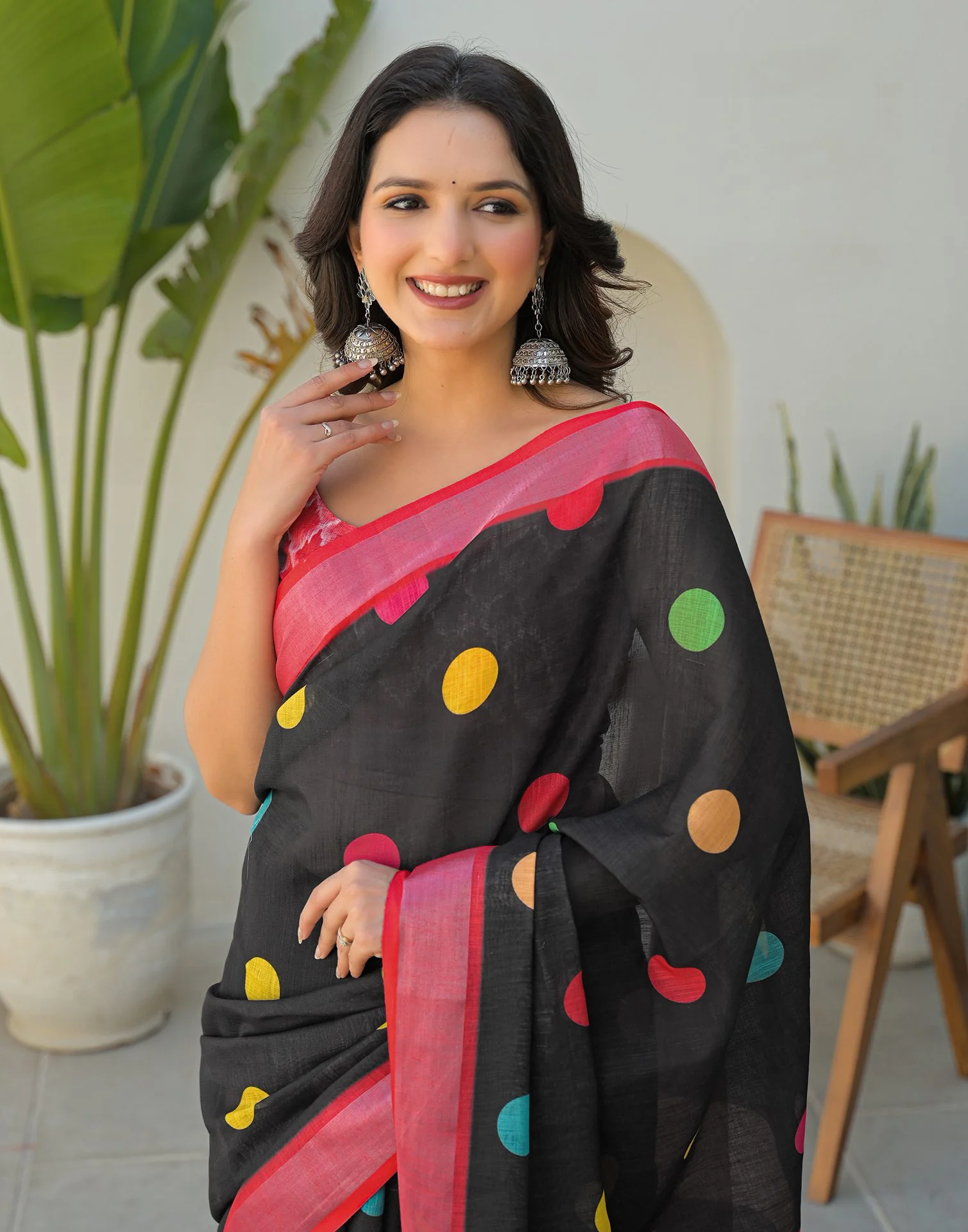 Black Linen Printed Saree - Image 2