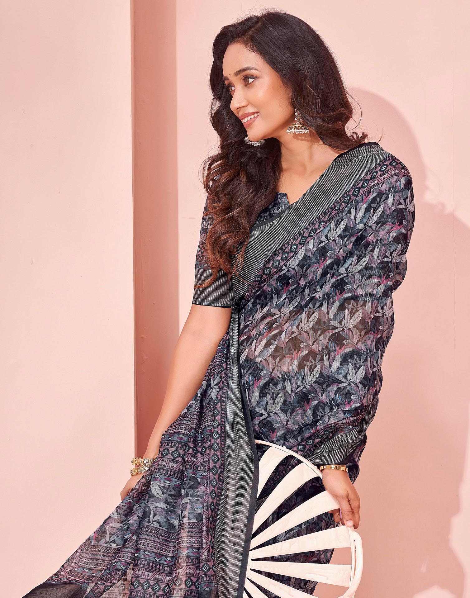 Black Linen Printed Saree - Image 2