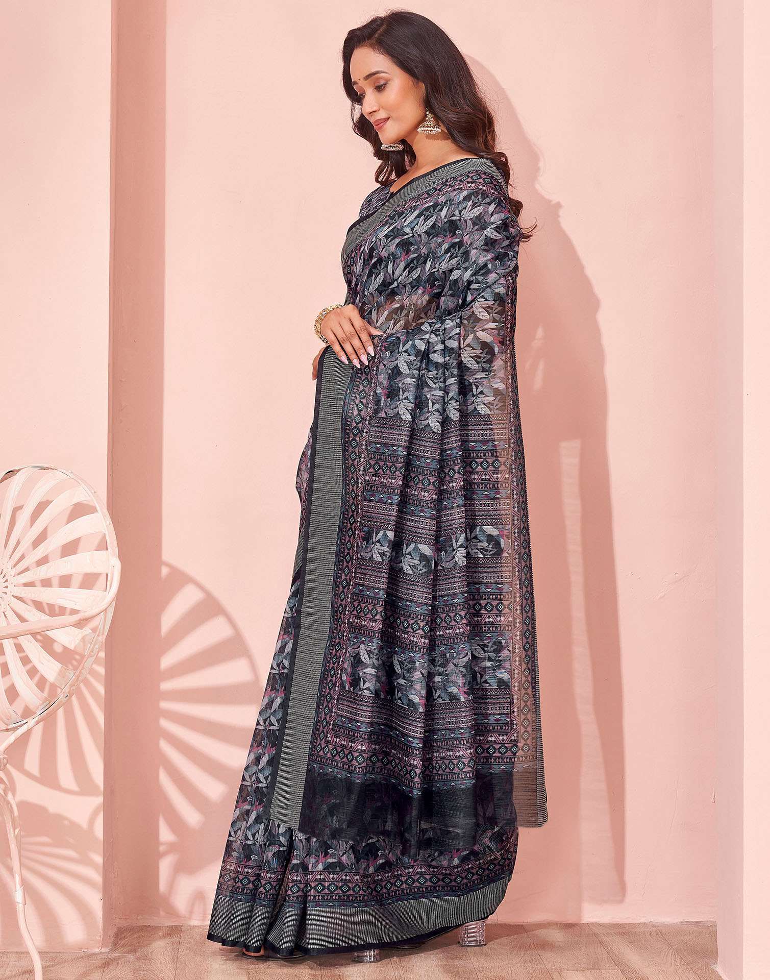 Black Linen Printed Saree - Image 4