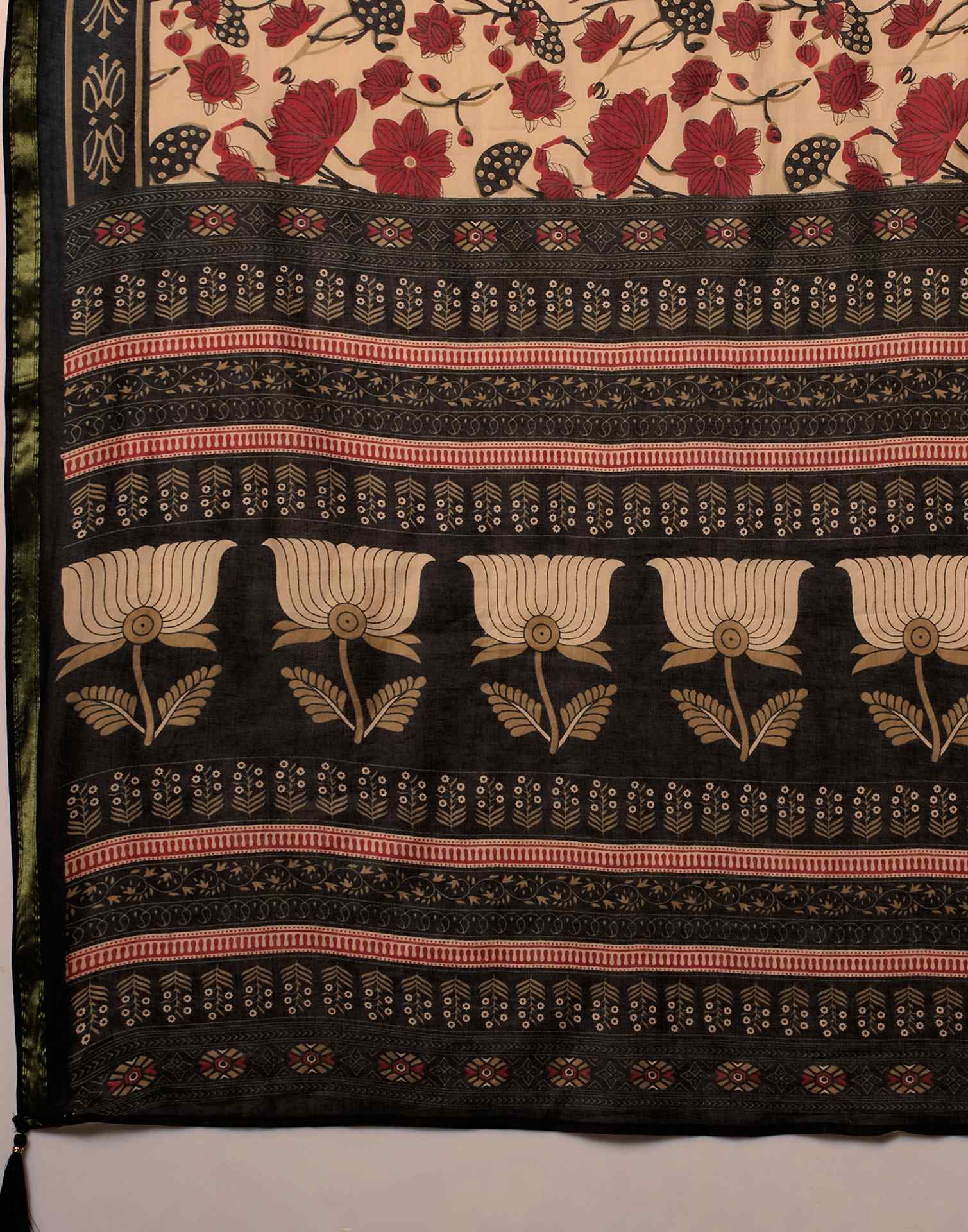 Black Pure Cotton Floral Printed Saree - Image 7