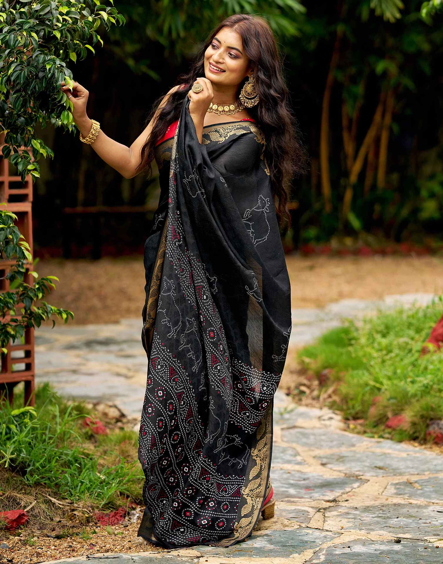 Black Silk Bandhani Printed Saree - Image 7