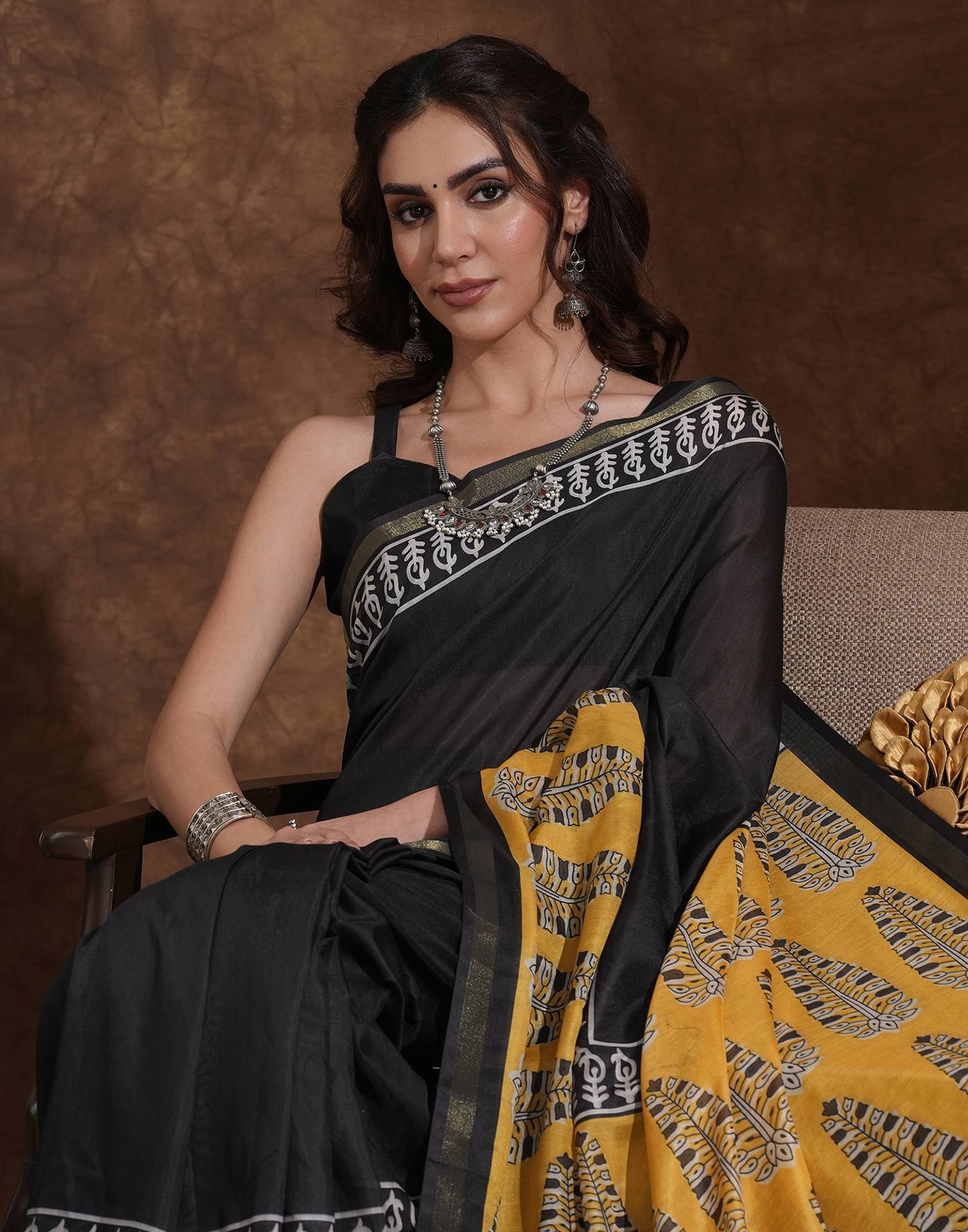 Black Silk Printed Saree - Image 2