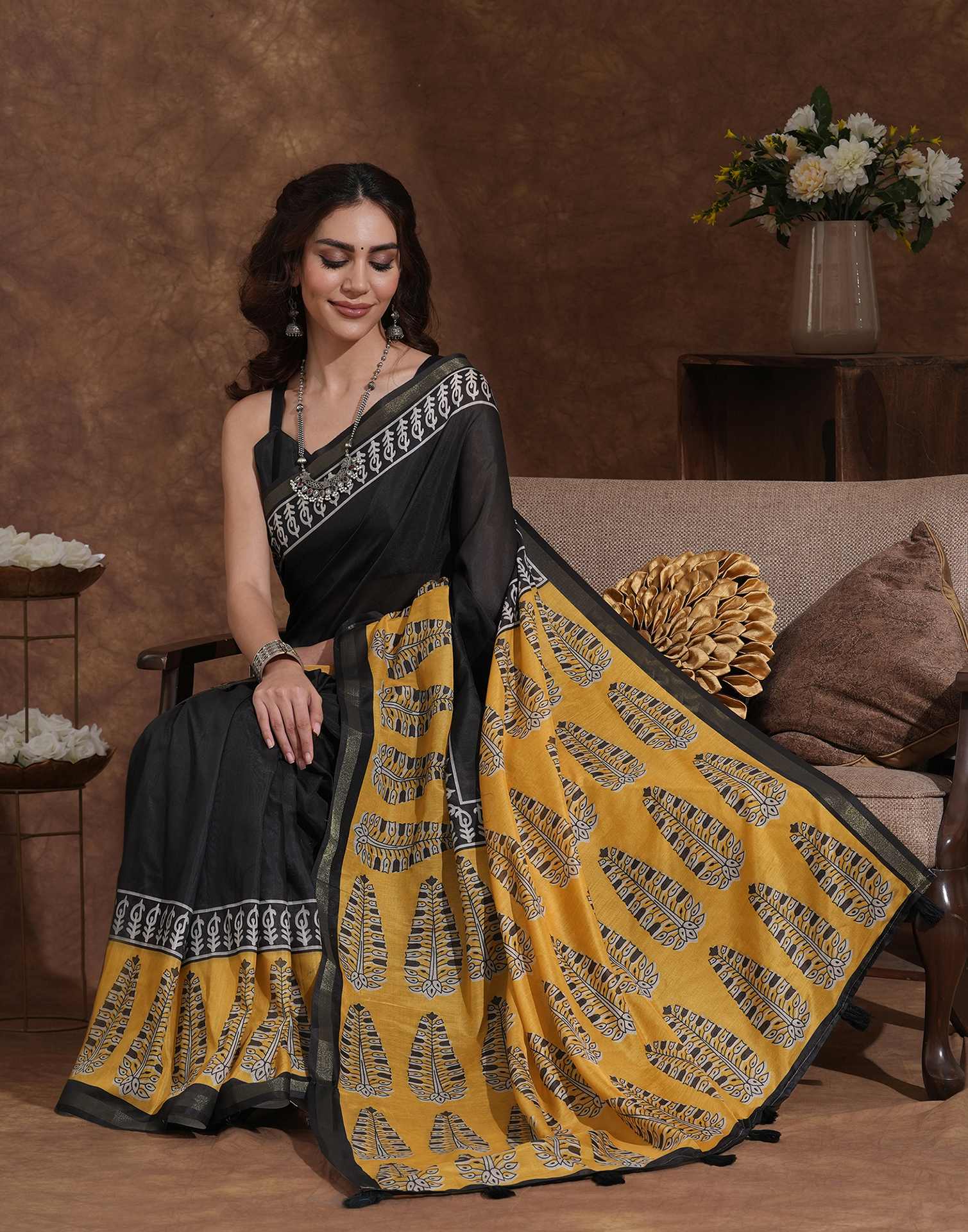 Black Silk Printed Saree - Image 4