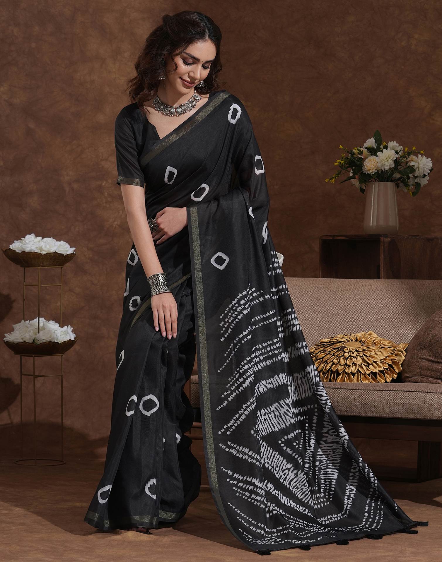 Black Silk Printed Saree - Image 5