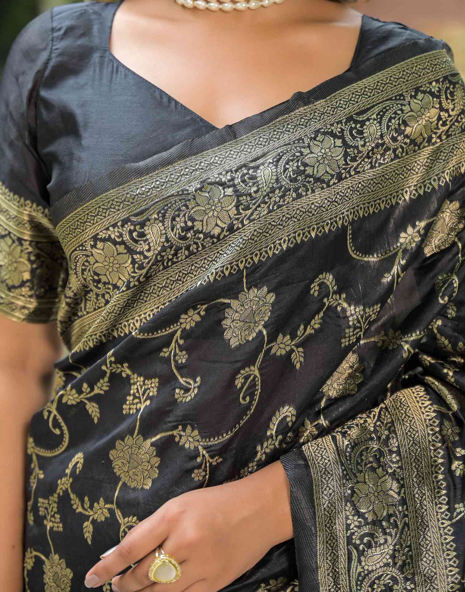 Black Silk Woven Banarasi Saree - Image 12