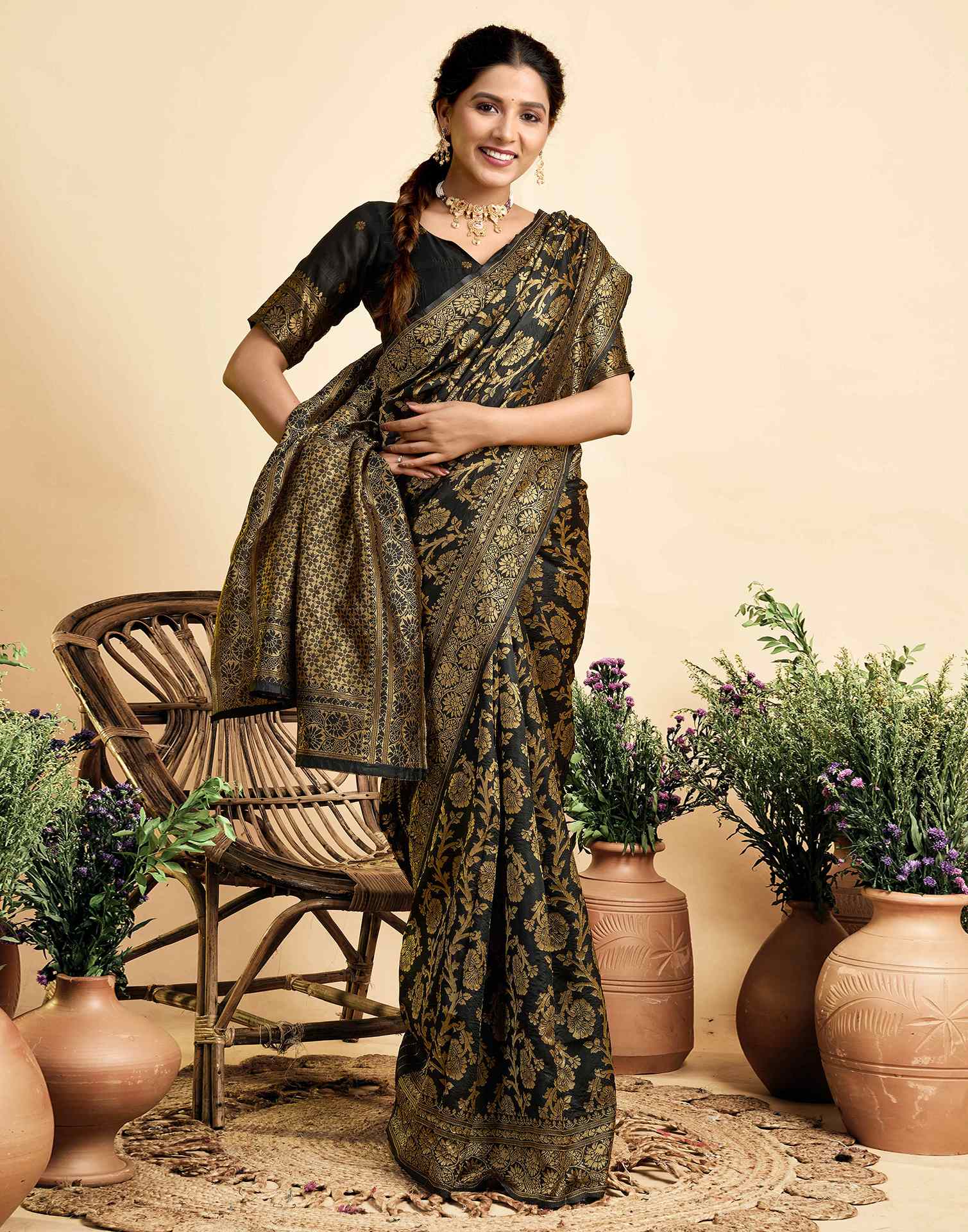 Black Silk Woven Banarasi Saree - Image 5