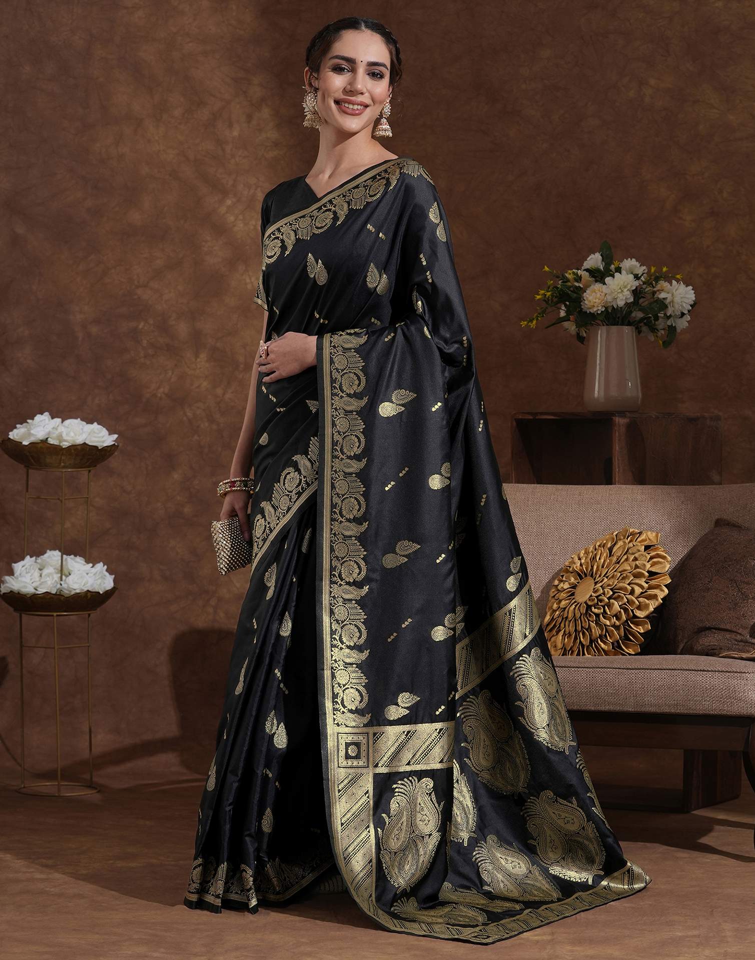 Black Silk Woven Banarasi Saree - Image 4