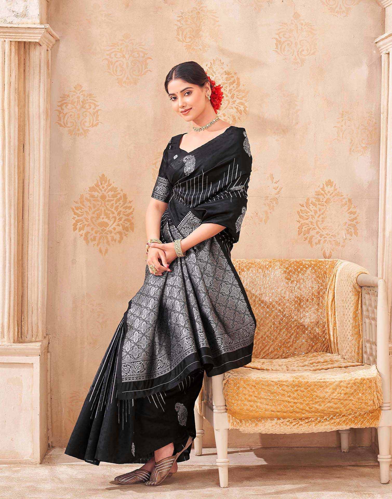 Black Silk Woven Banarasi Saree - Image 5