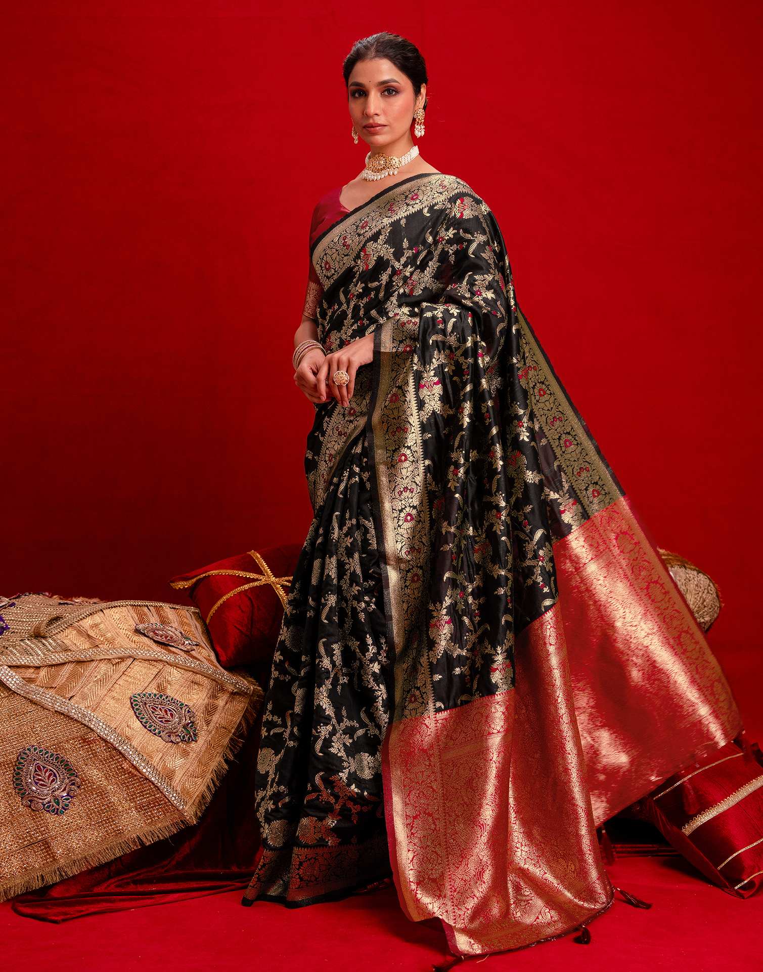 Black Silk Woven Banarasi Saree - Image 5