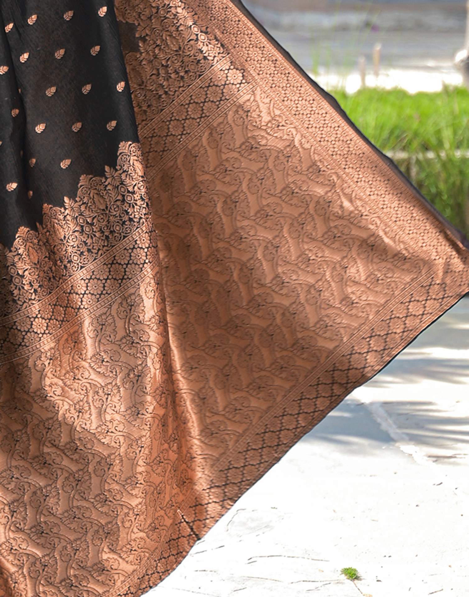 Black Silk Woven Banarasi Saree - Image 9