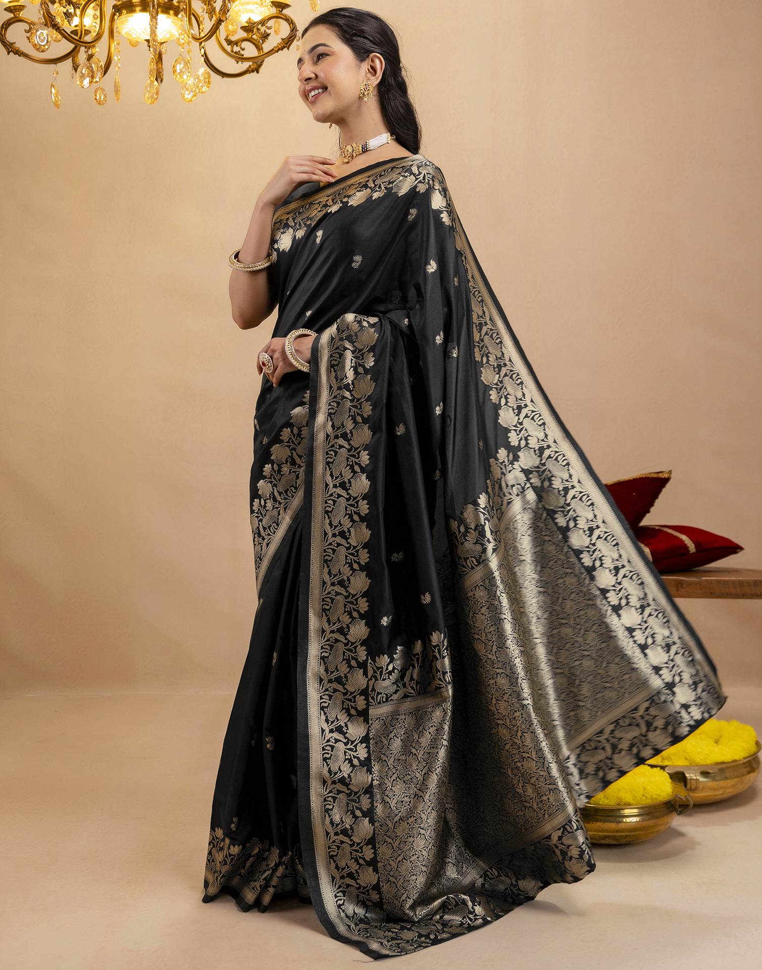 Black Silk Woven Banarasi Saree - Image 4