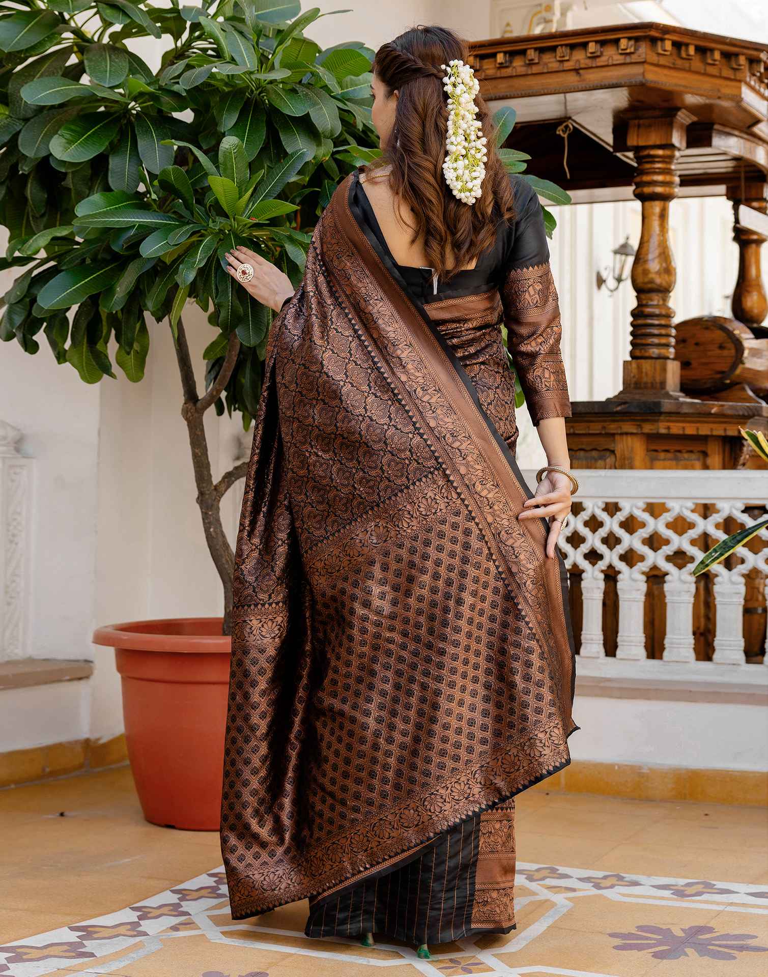 Black Silk Woven Kanjivaram Saree - Image 7