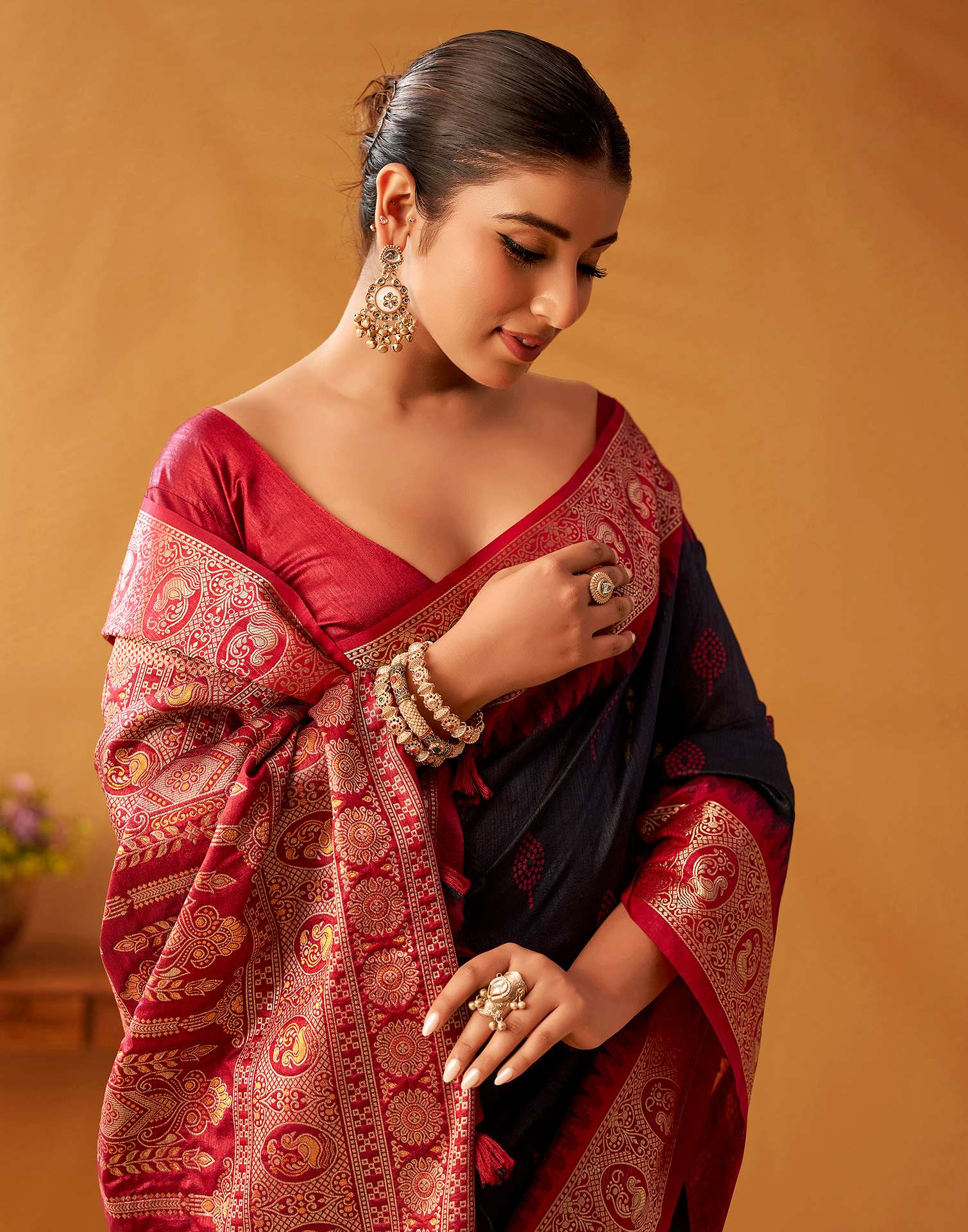 Black Silk Woven Kanjivaram Saree - Image 4