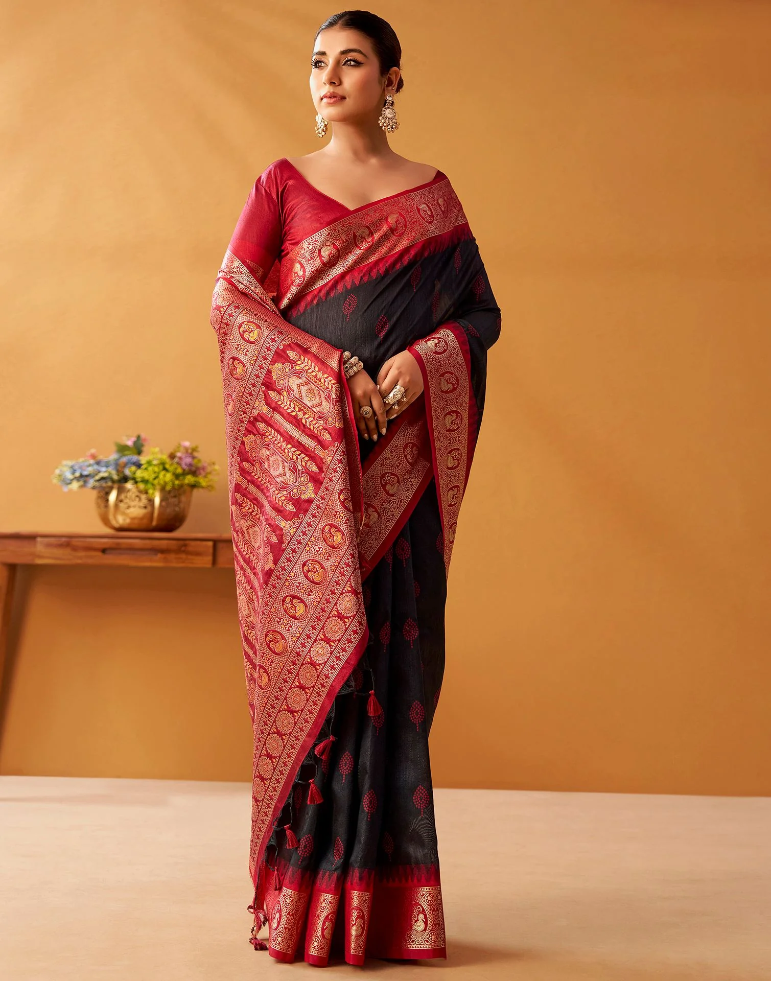 Black Silk Woven Kanjivaram Saree - Image 5