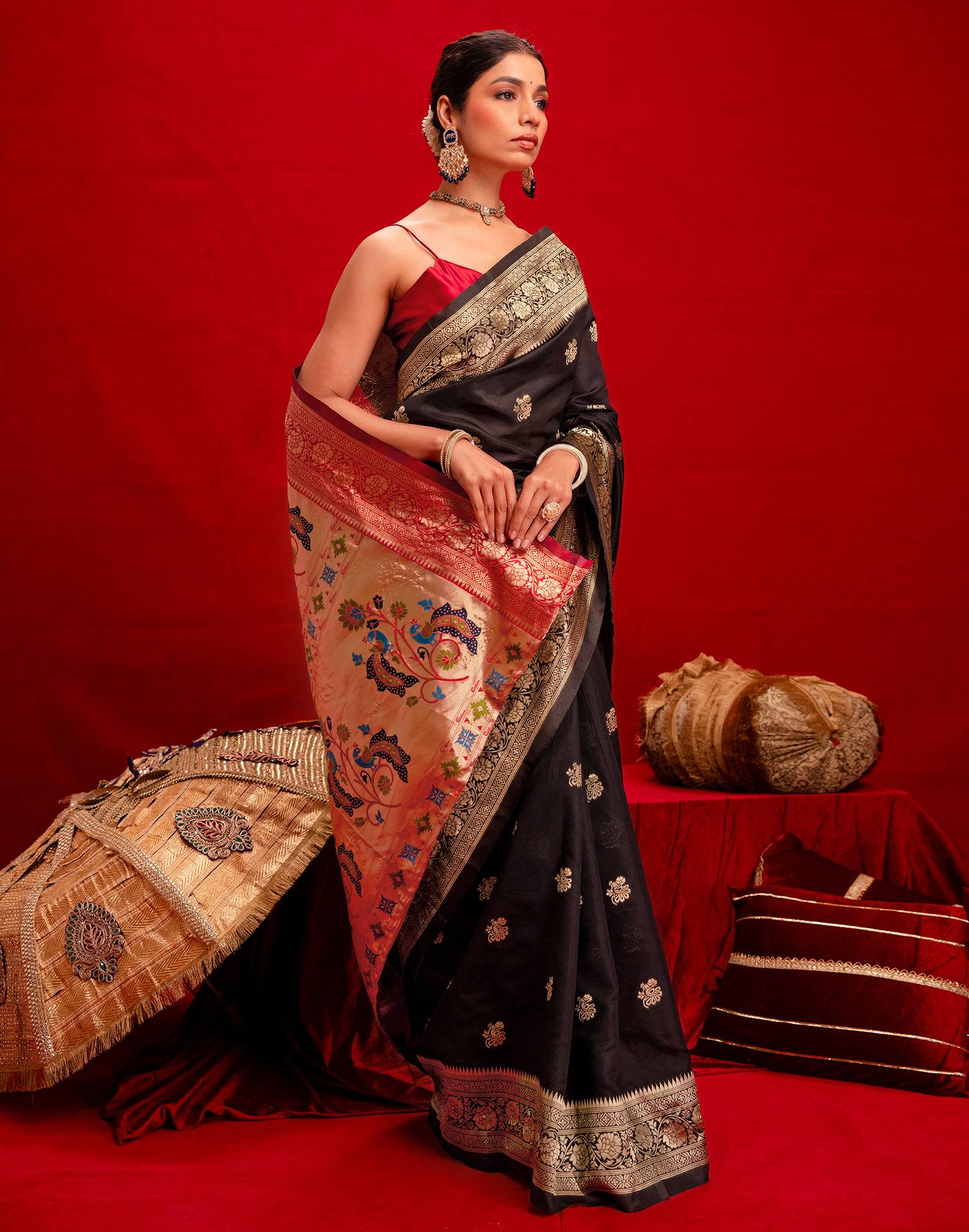 Black Silk Woven Paithani Saree - Image 8