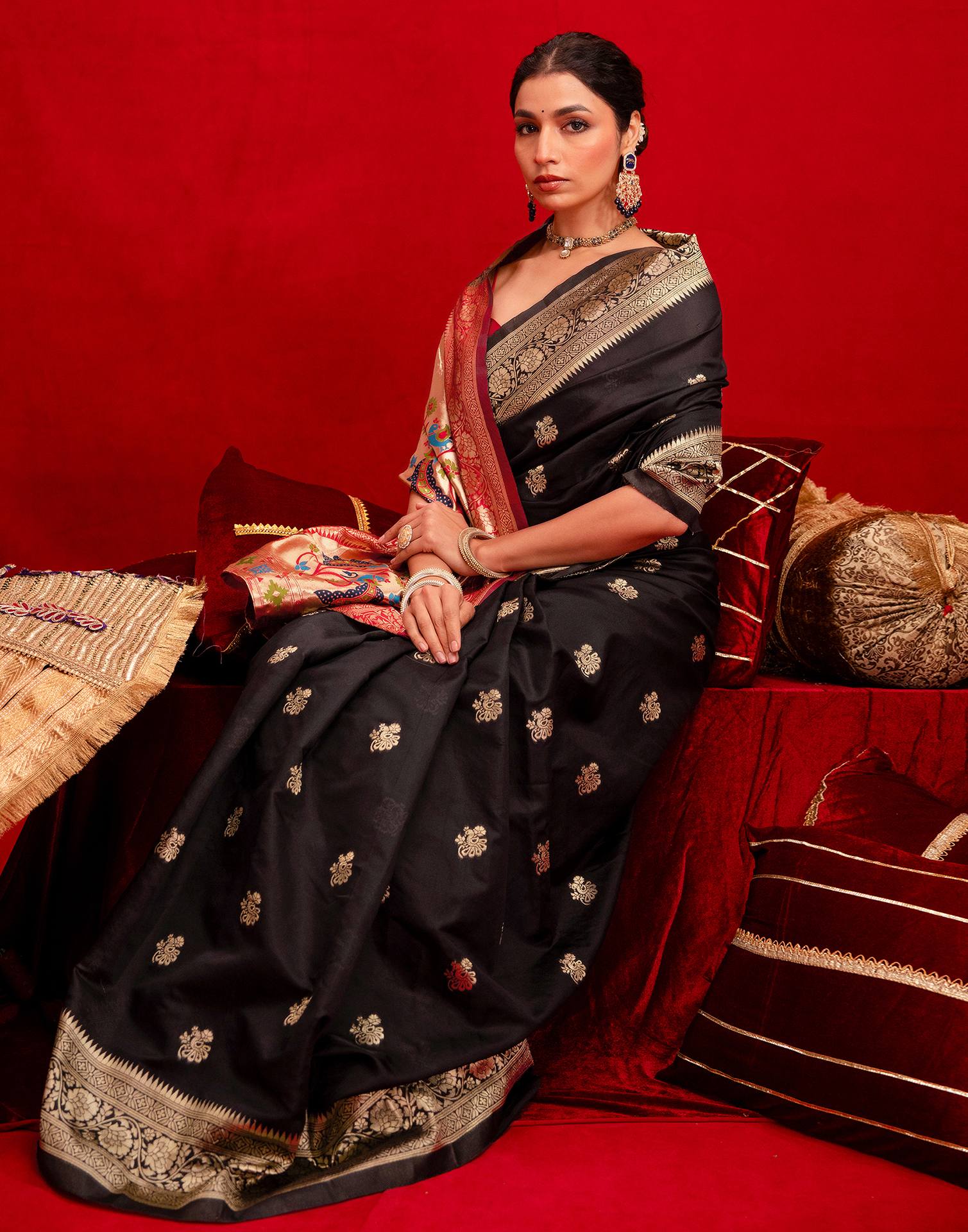 Black Silk Woven Paithani Saree - Image 9