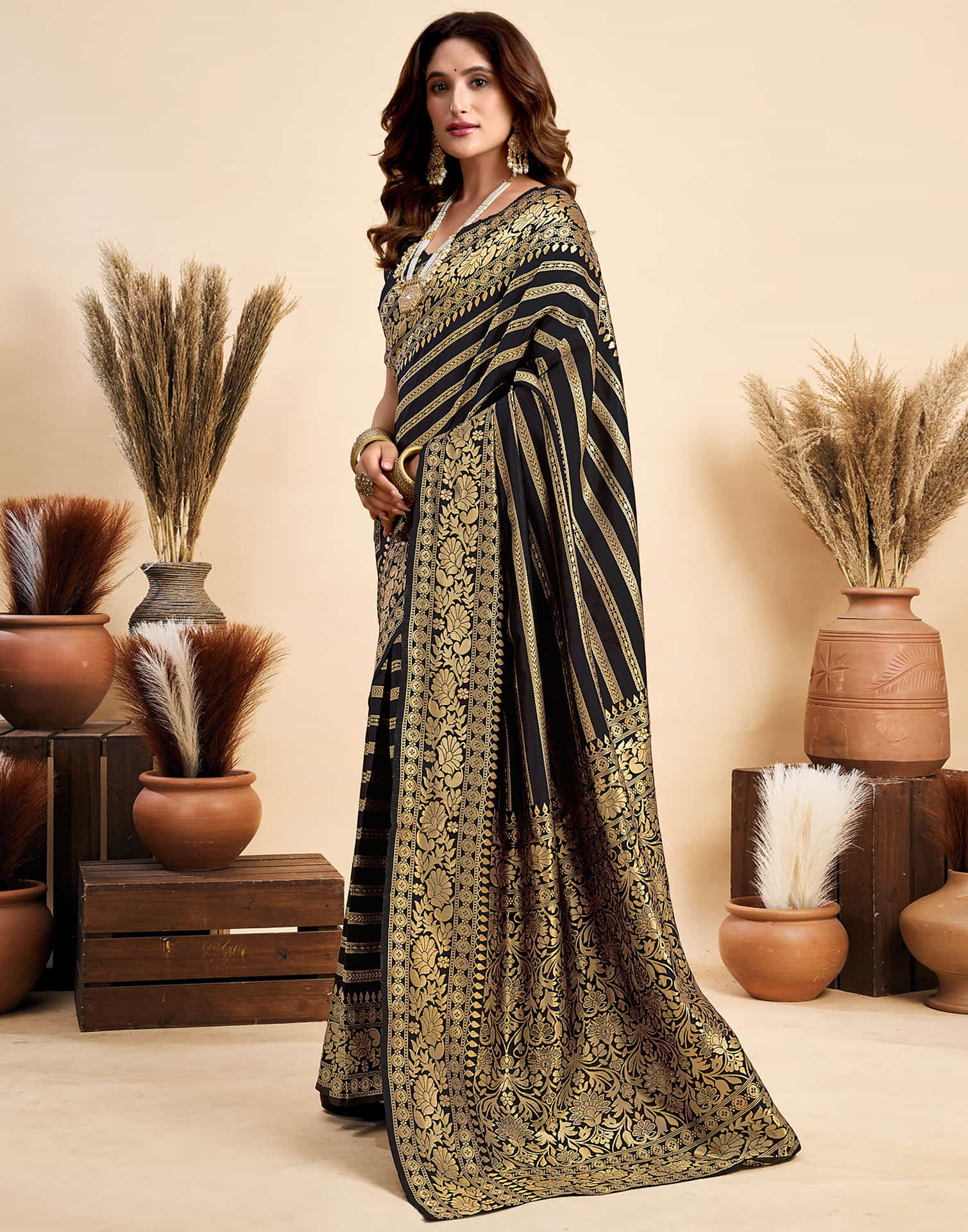 Black Silk Woven Banarasi Saree - Image 5