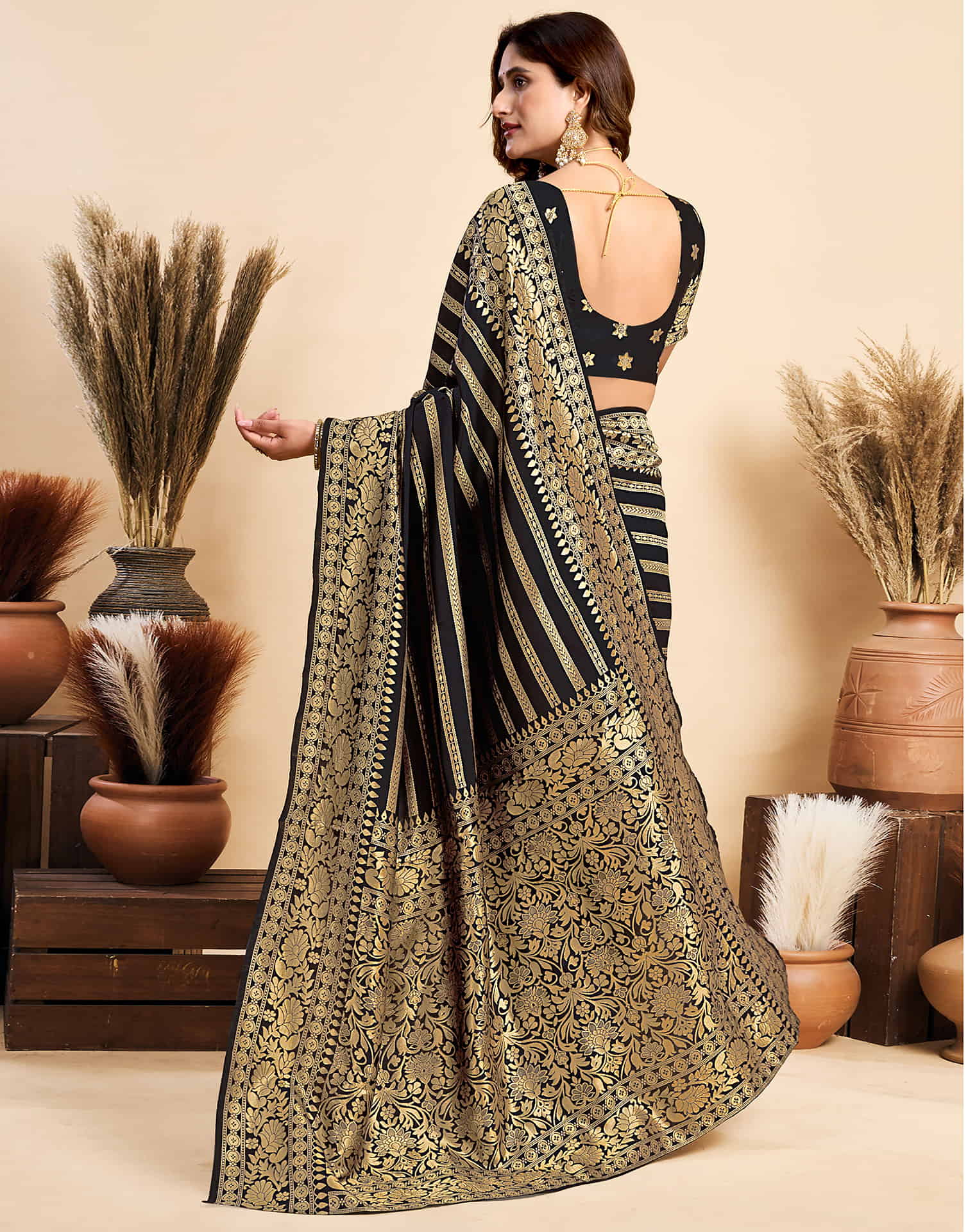 Black Silk Woven Banarasi Saree - Image 6