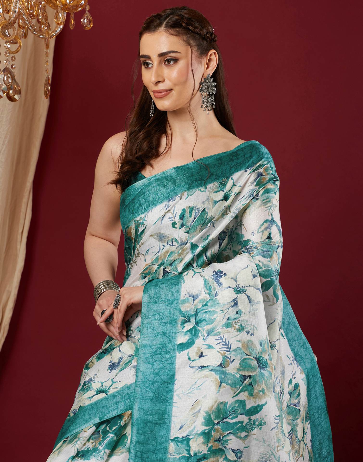 Blue Cotton Blend Floral Printed Saree - Image 2