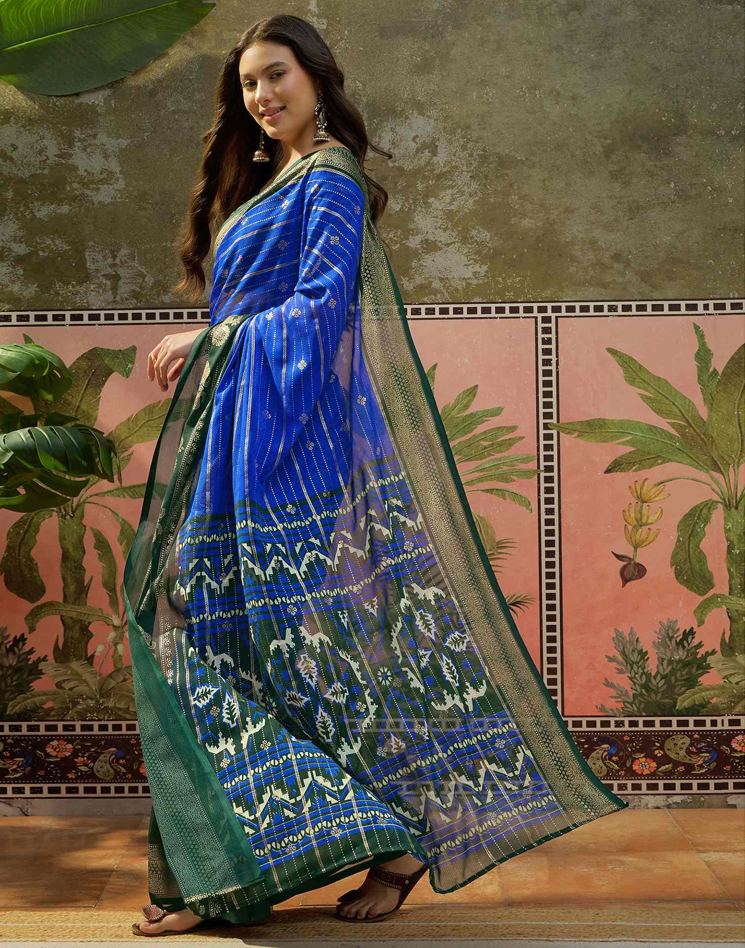 Blue Georgette Foil Printed Saree - Image 4
