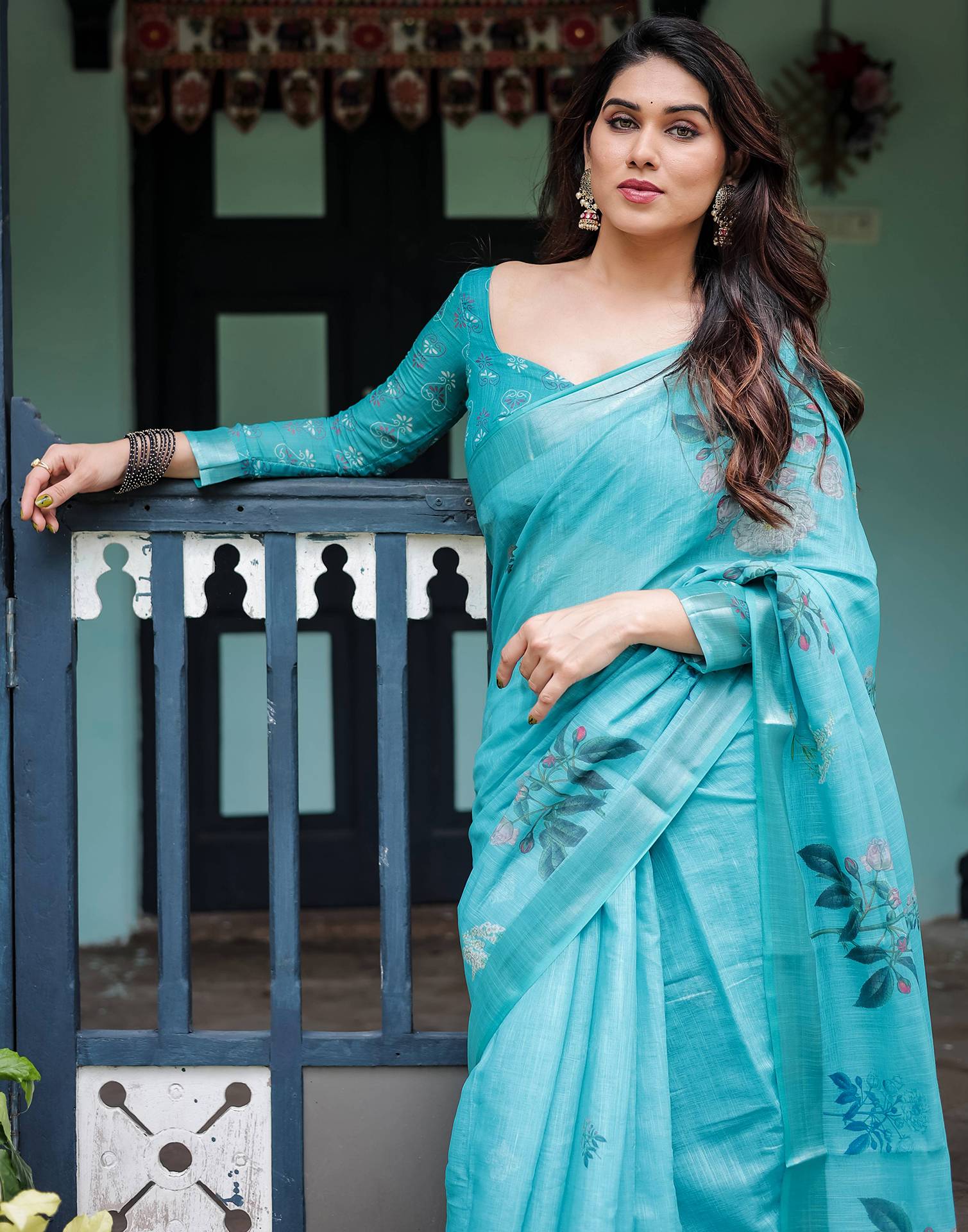 Blue Linen Printed Saree - Image 4