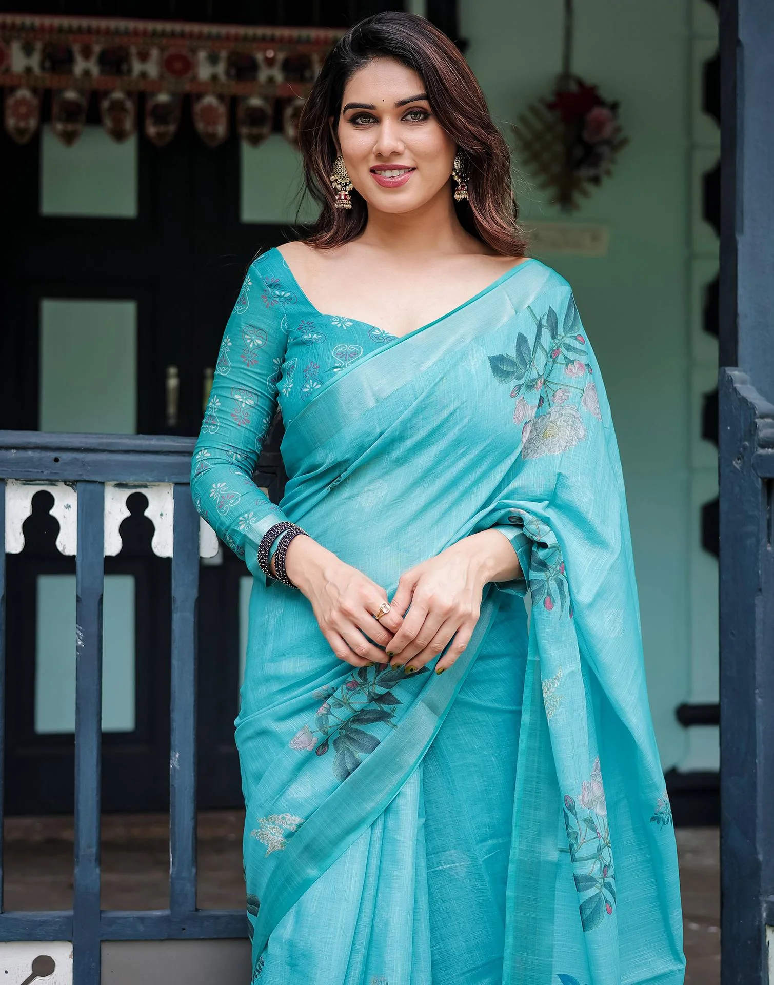 Blue Linen Printed Saree - Image 5